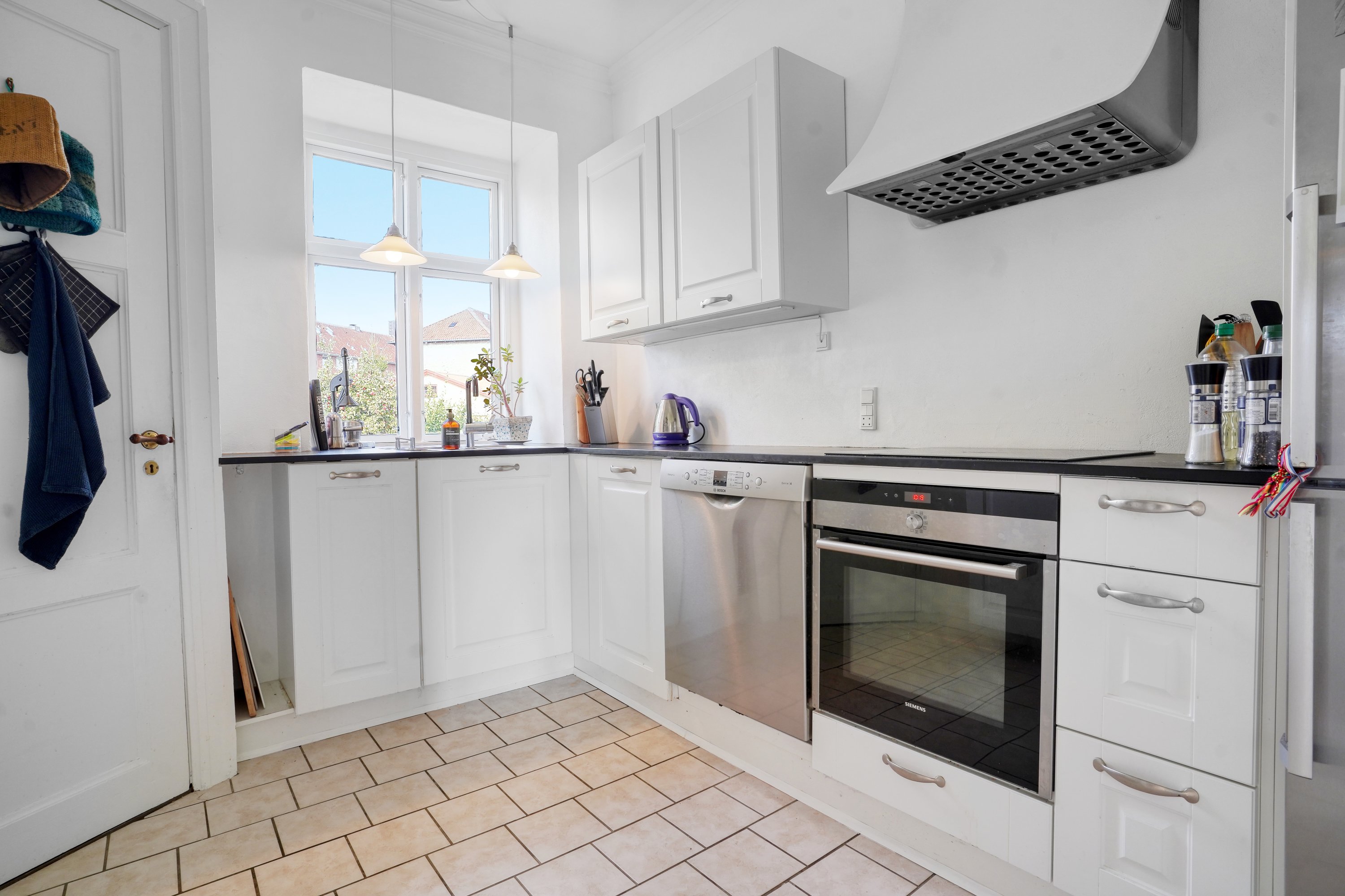 Fremhævet køkken billede i fuldskærmstilstand. Billede af Gl Banegårdsvej 22, 1., 3000 Helsingør