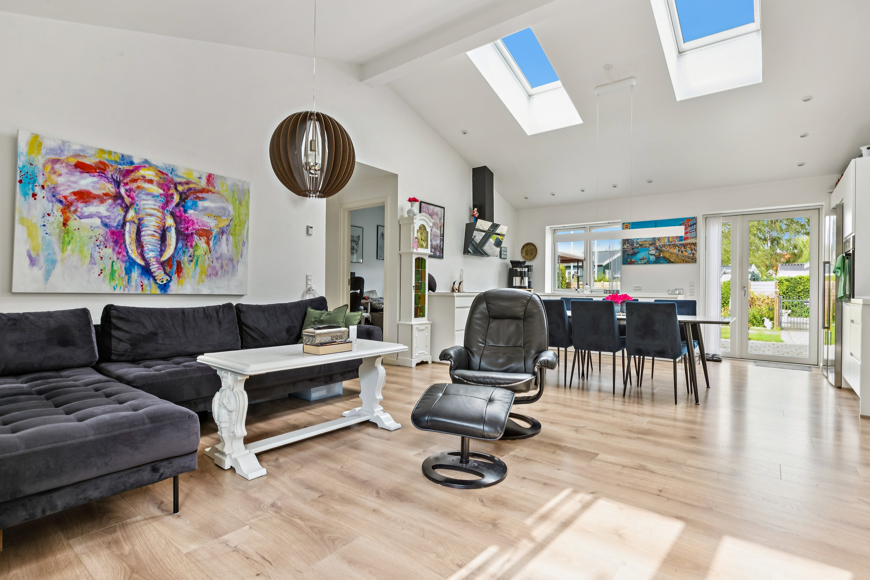 Fremhævet stue billede i fuldskærmstilstand. Billede af Hf. Engvang 90, 2300 København S