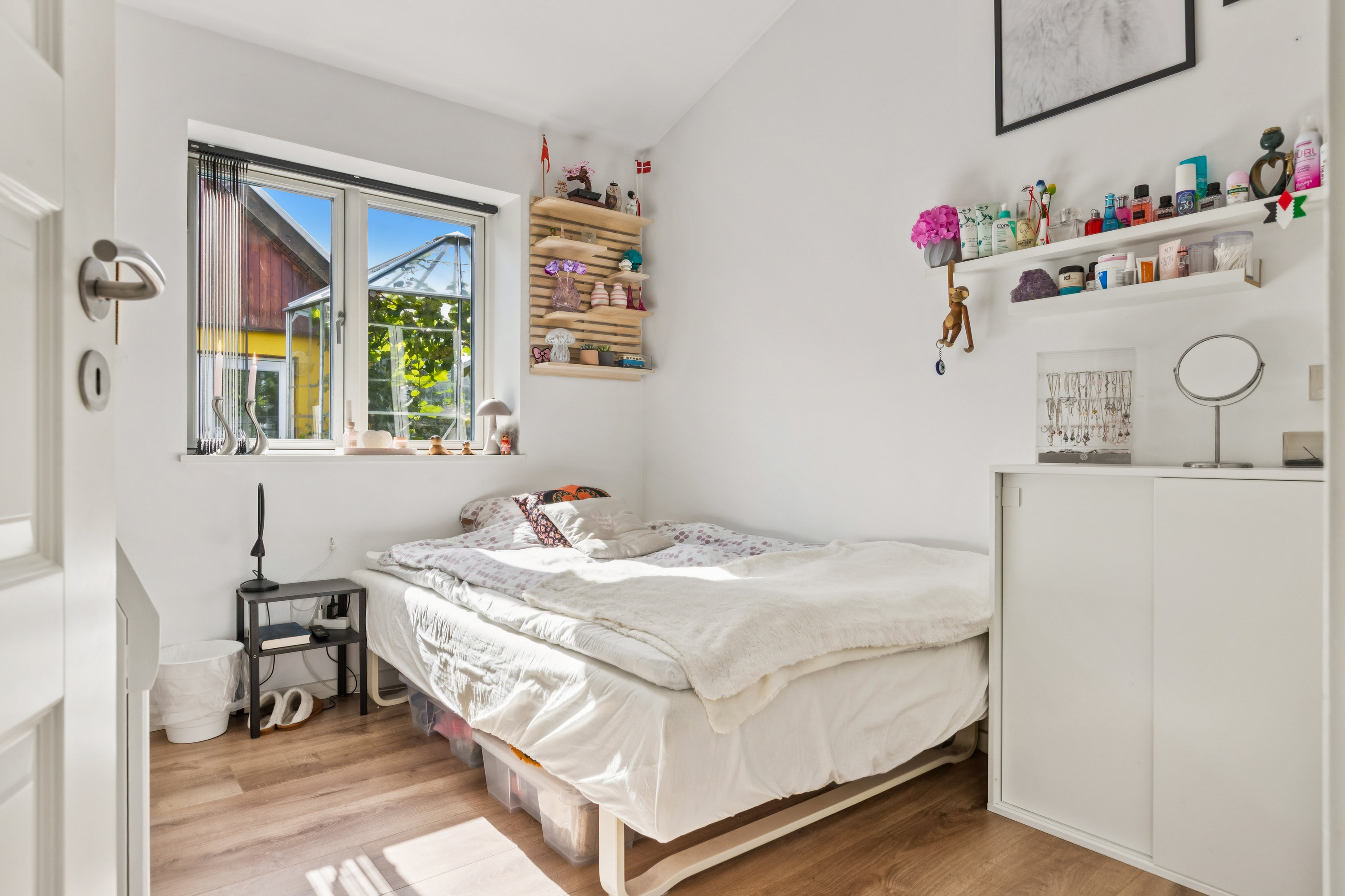 Fremhævet værelse billede i fuldskærmstilstand. Billede af Hf. Engvang 90, 2300 København S