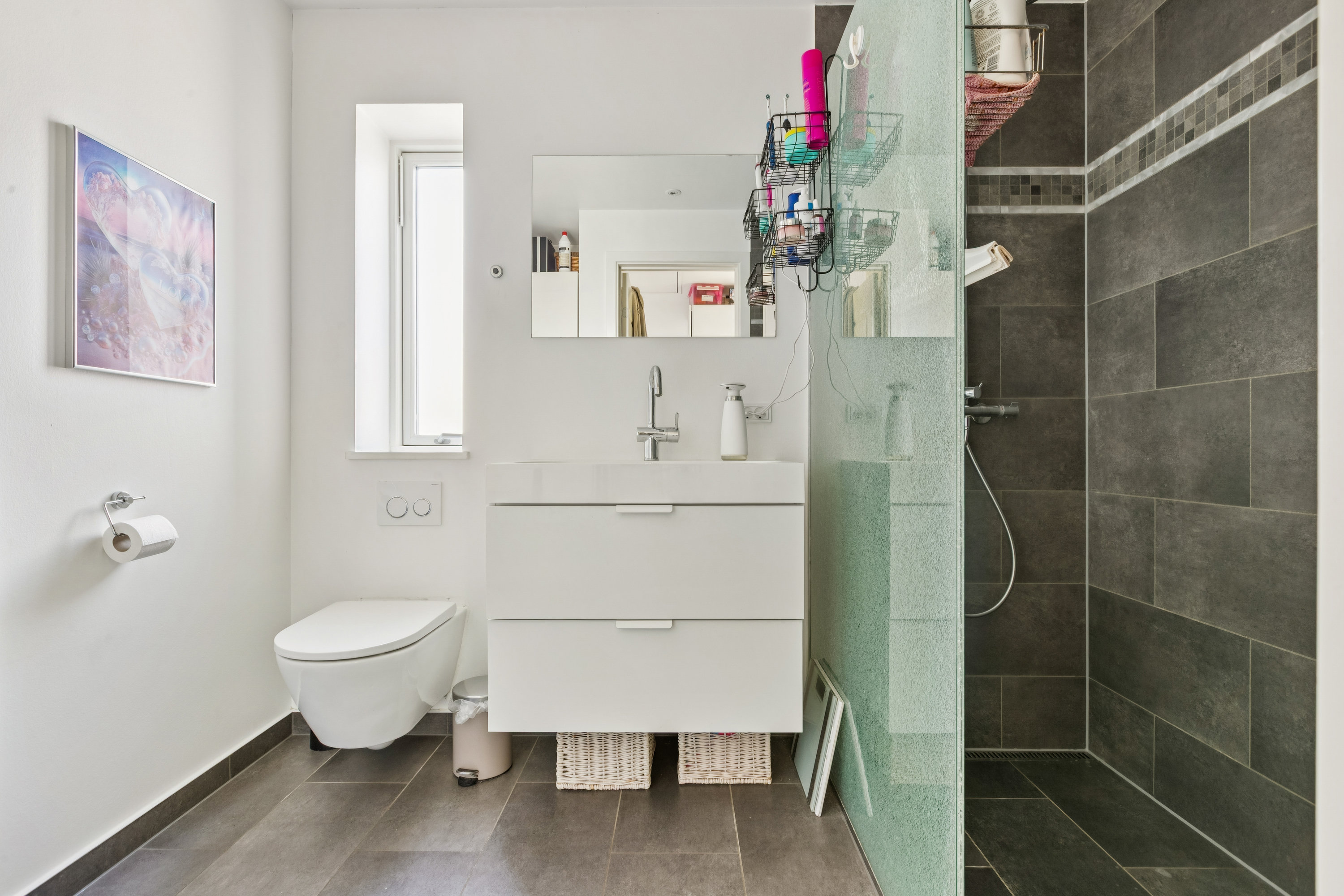 Fremhævet badeværelse billede i fuldskærmstilstand. Billede af Hf. Engvang 90, 2300 København S