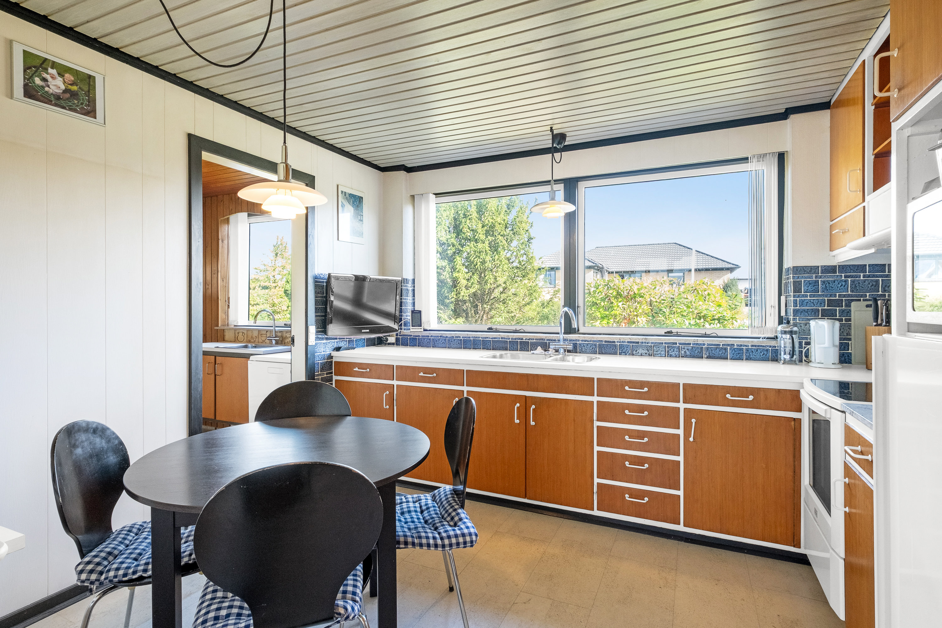 Fremhævet køkken billede i fuldskærmstilstand. Billede af Munkebakkevej 36, 8250 Egå