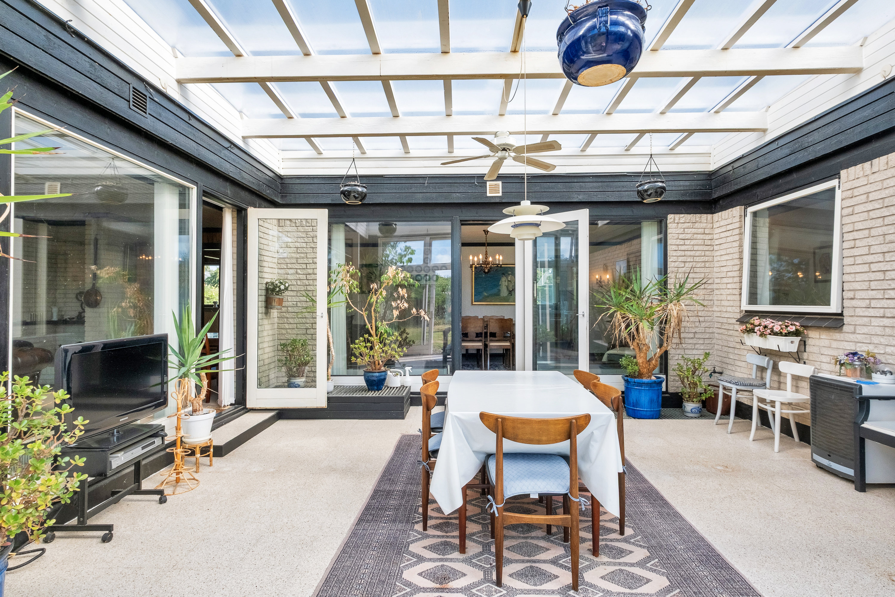 Fremhævet udestue billede i fuldskærmstilstand. Billede af Munkebakkevej 36, 8250 Egå