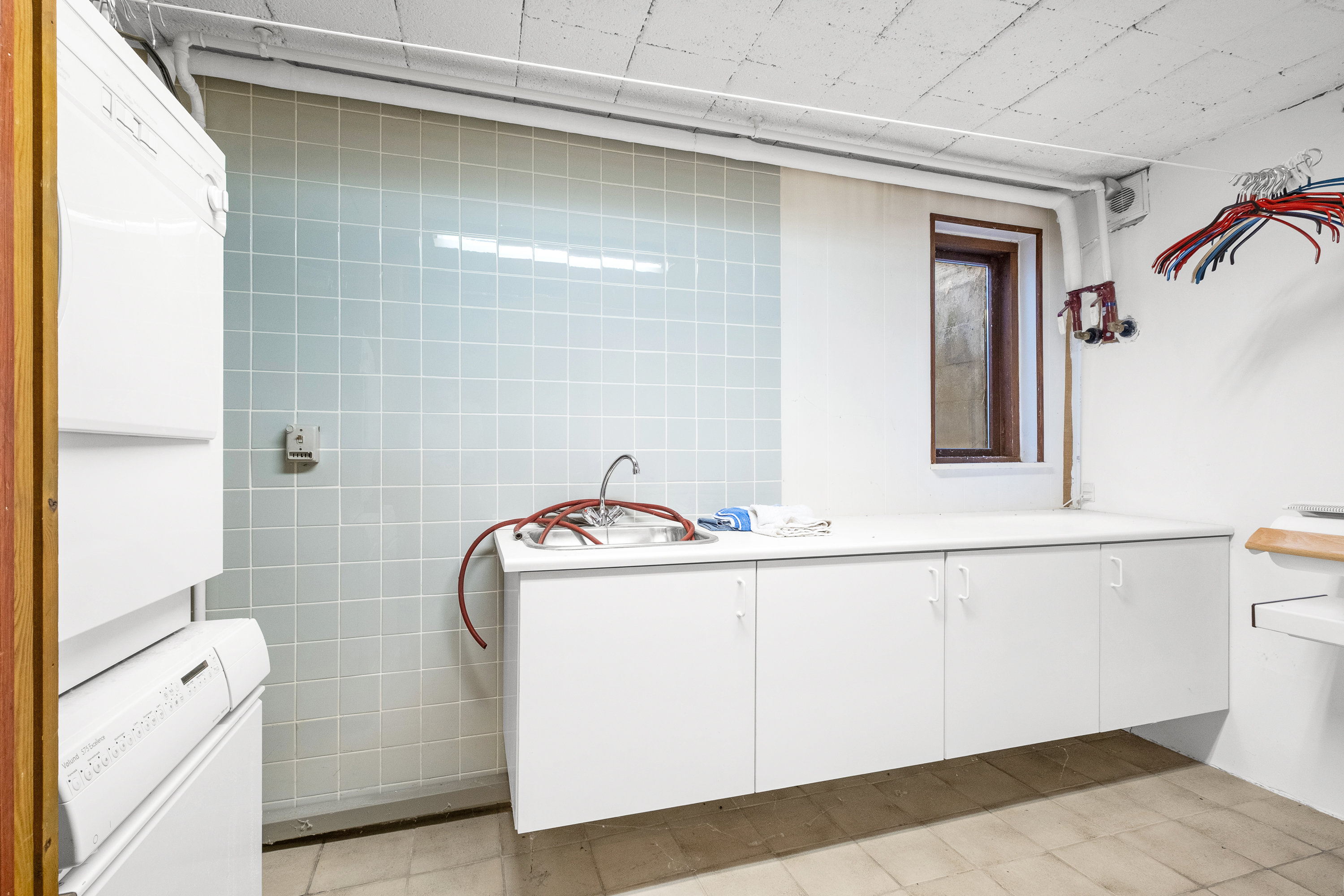 Fremhævet kælder billede i fuldskærmstilstand. Billede af Munkebakkevej 36, 8250 Egå