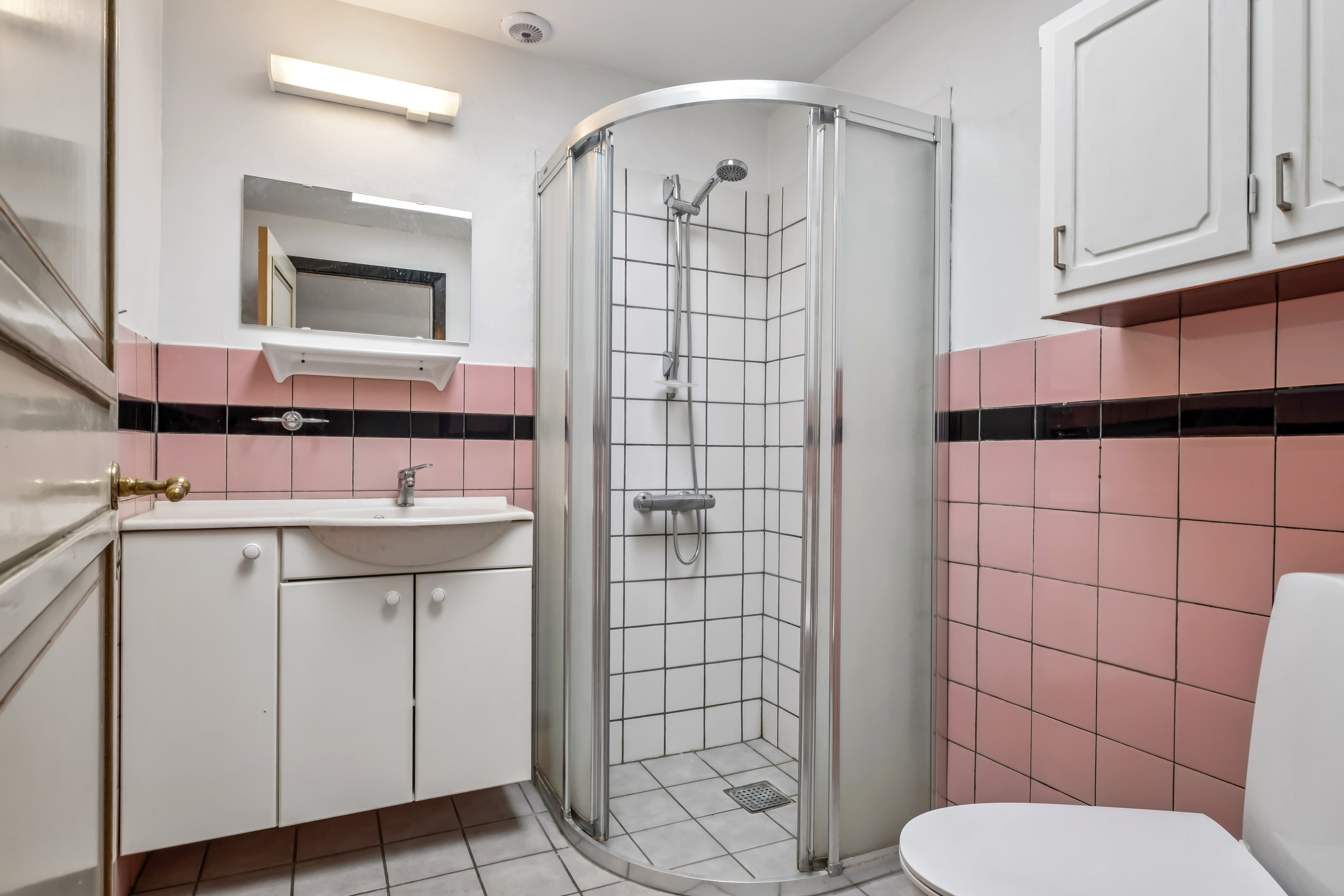 Fremhævet badeværelse billede i fuldskærmstilstand. Billede af Storegade 64, 8752 Østbirk