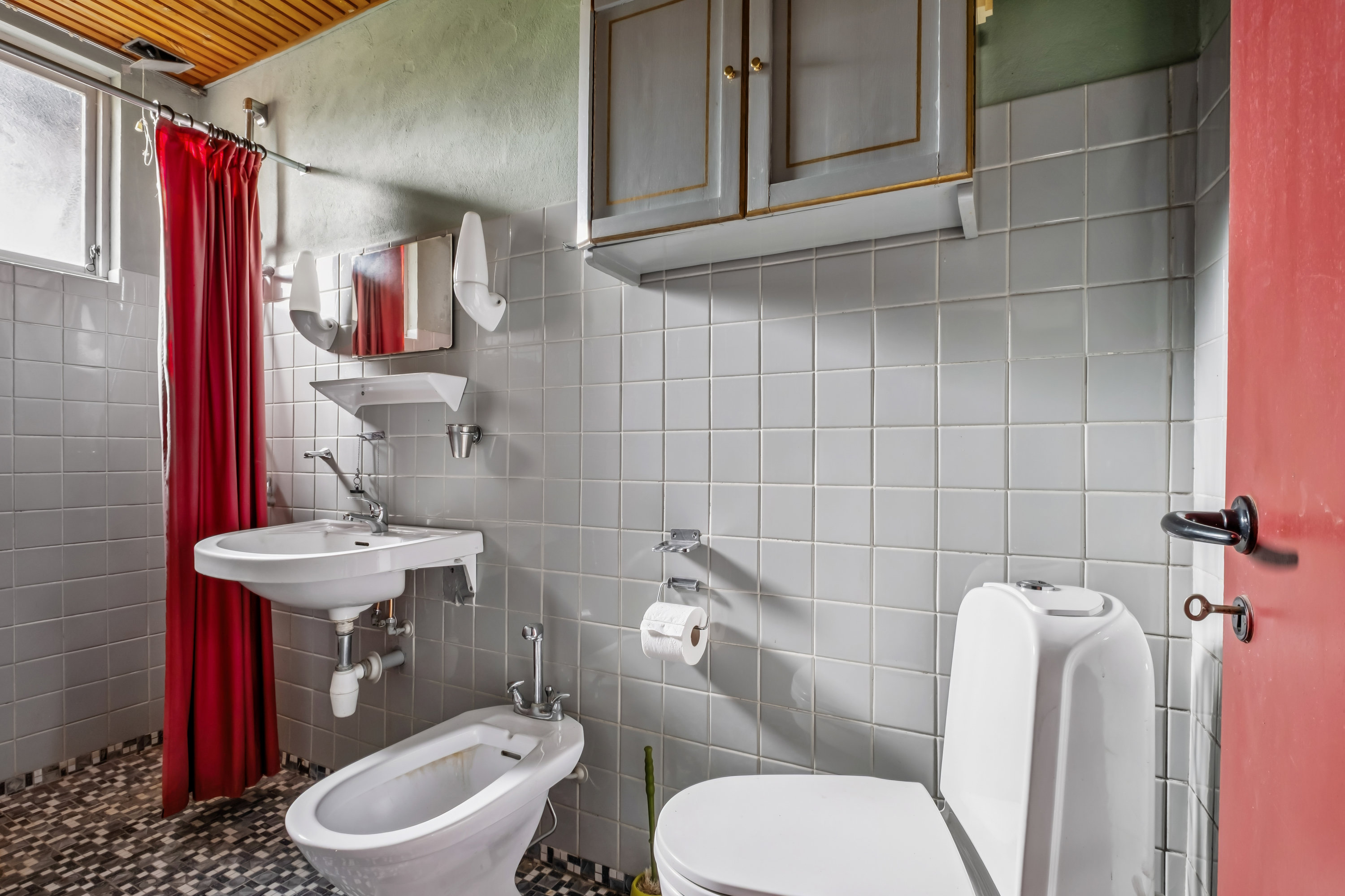 Fremhævet badeværelse billede i fuldskærmstilstand. Billede af Storegade 64, 8752 Østbirk