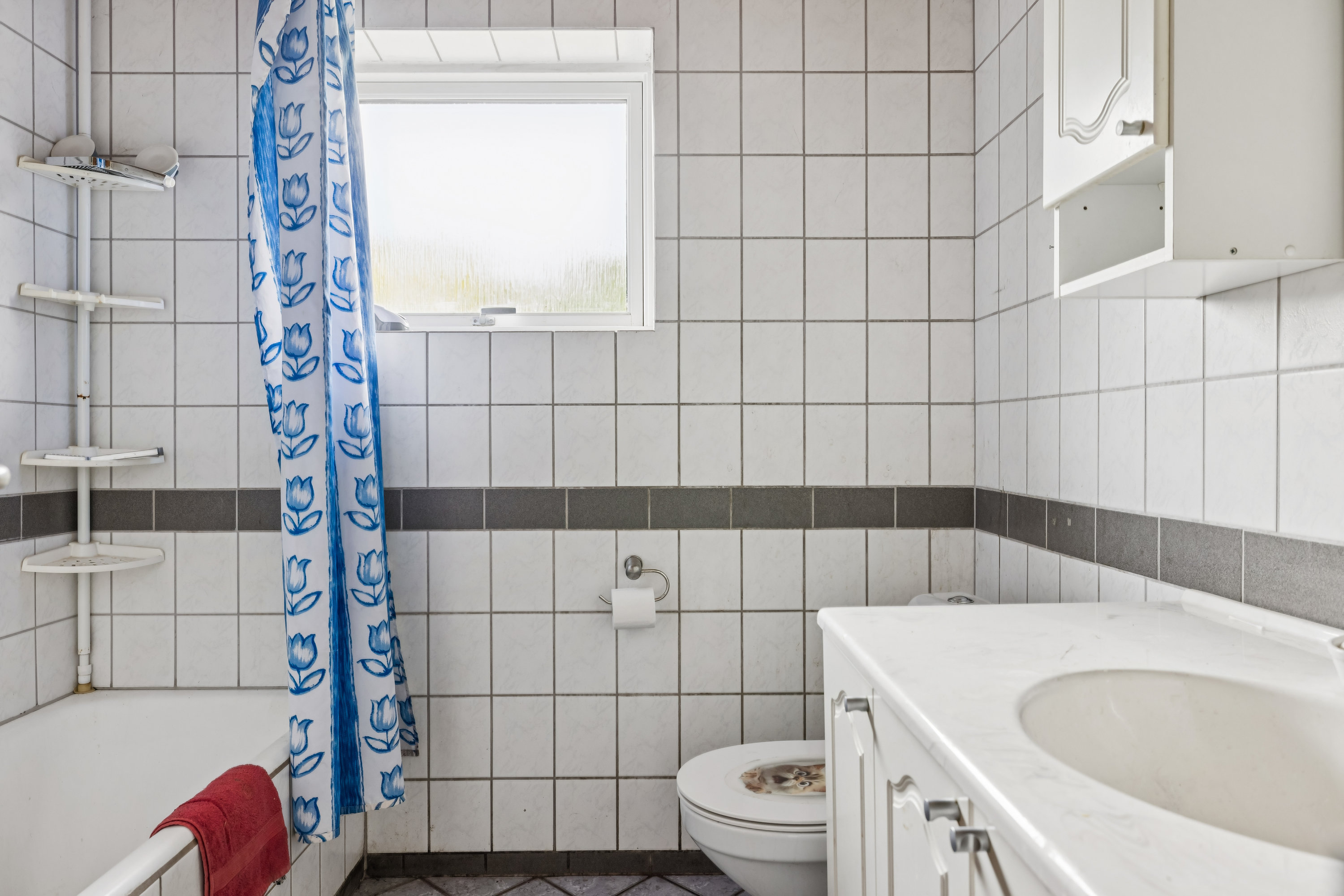 Fremhævet badeværelse billede i fuldskærmstilstand. Billede af Tyrsbjergvej 110, Korup, 5210 Odense NV