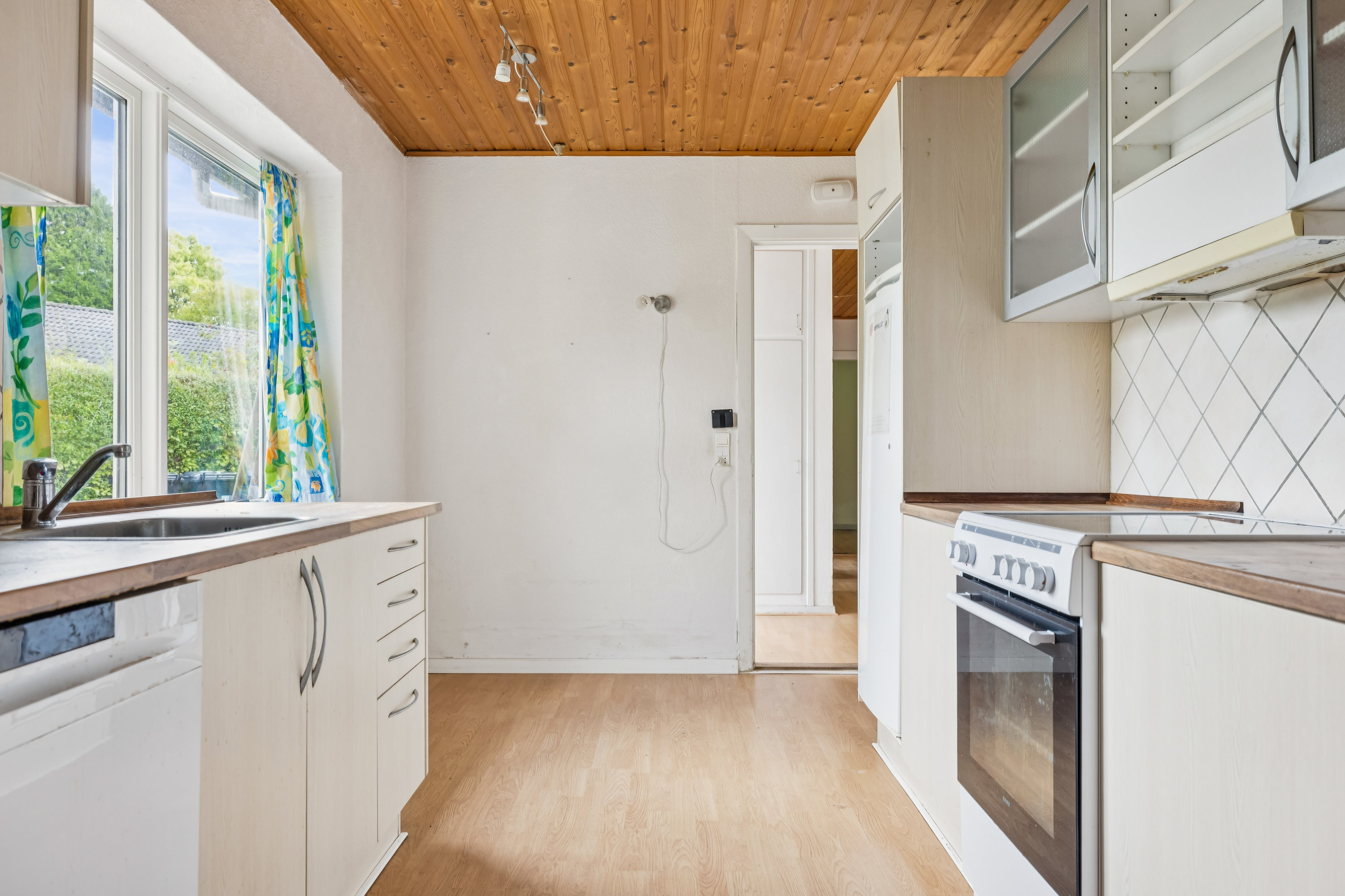 Fremhævet køkken billede i fuldskærmstilstand. Billede af Tyrsbjergvej 110, Korup, 5210 Odense NV