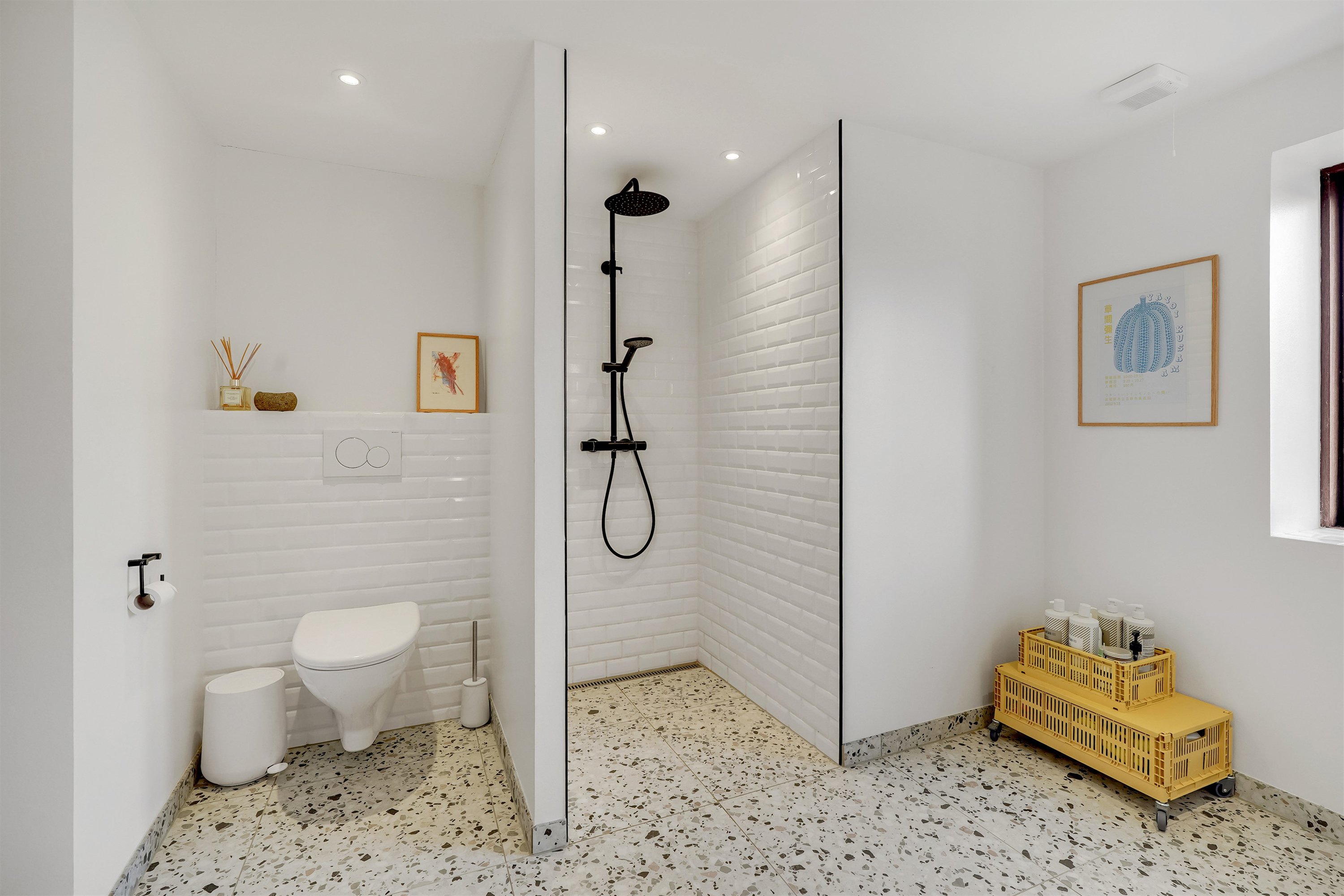 Fremhævet badeværelse billede i fuldskærmstilstand. Billede af Hovedgaden 90, Nordby, 6720 Fanø