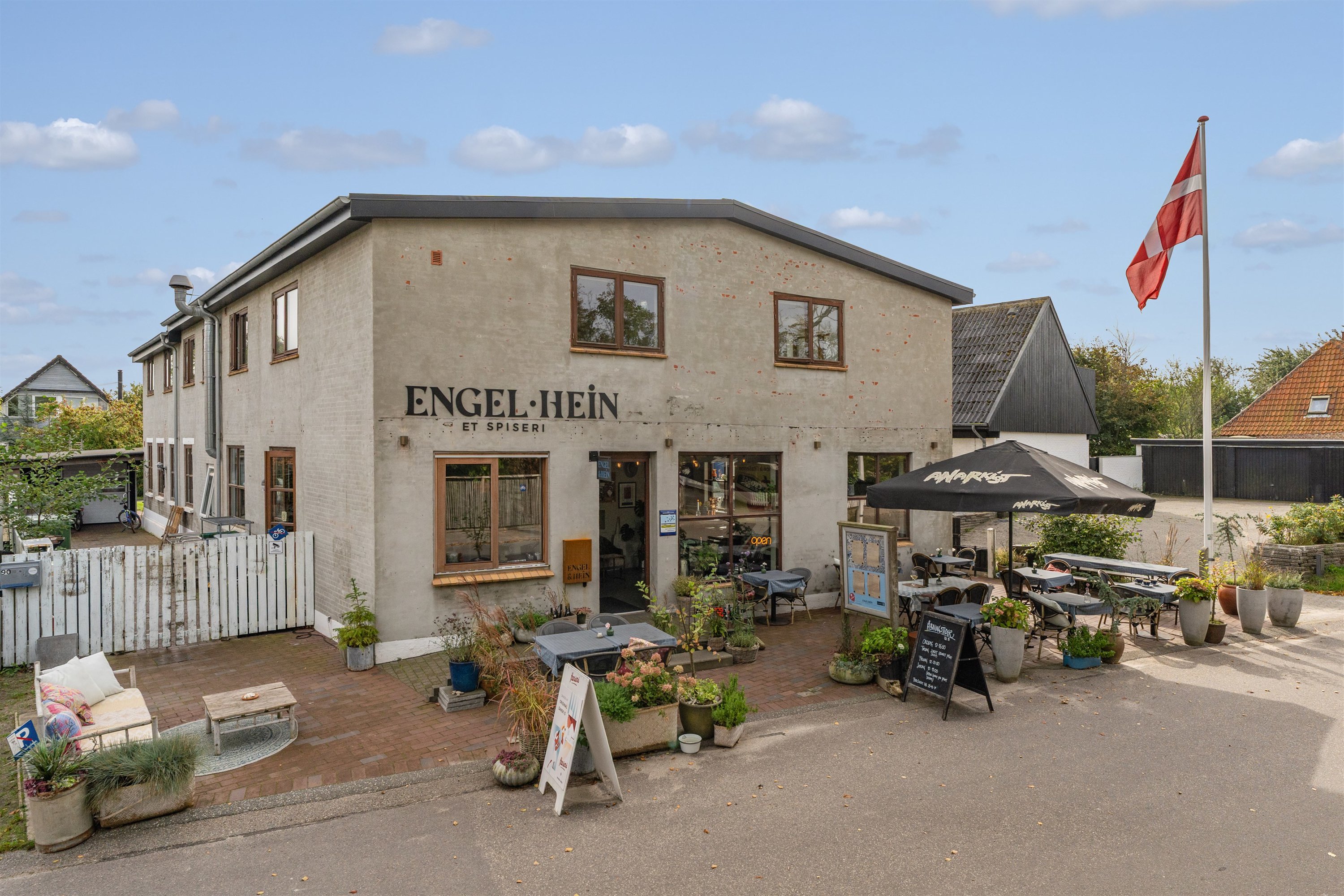 Miniaturebillede 1: ejendommen. Billede af Hovedgaden 90, Nordby, 6720 Fanø