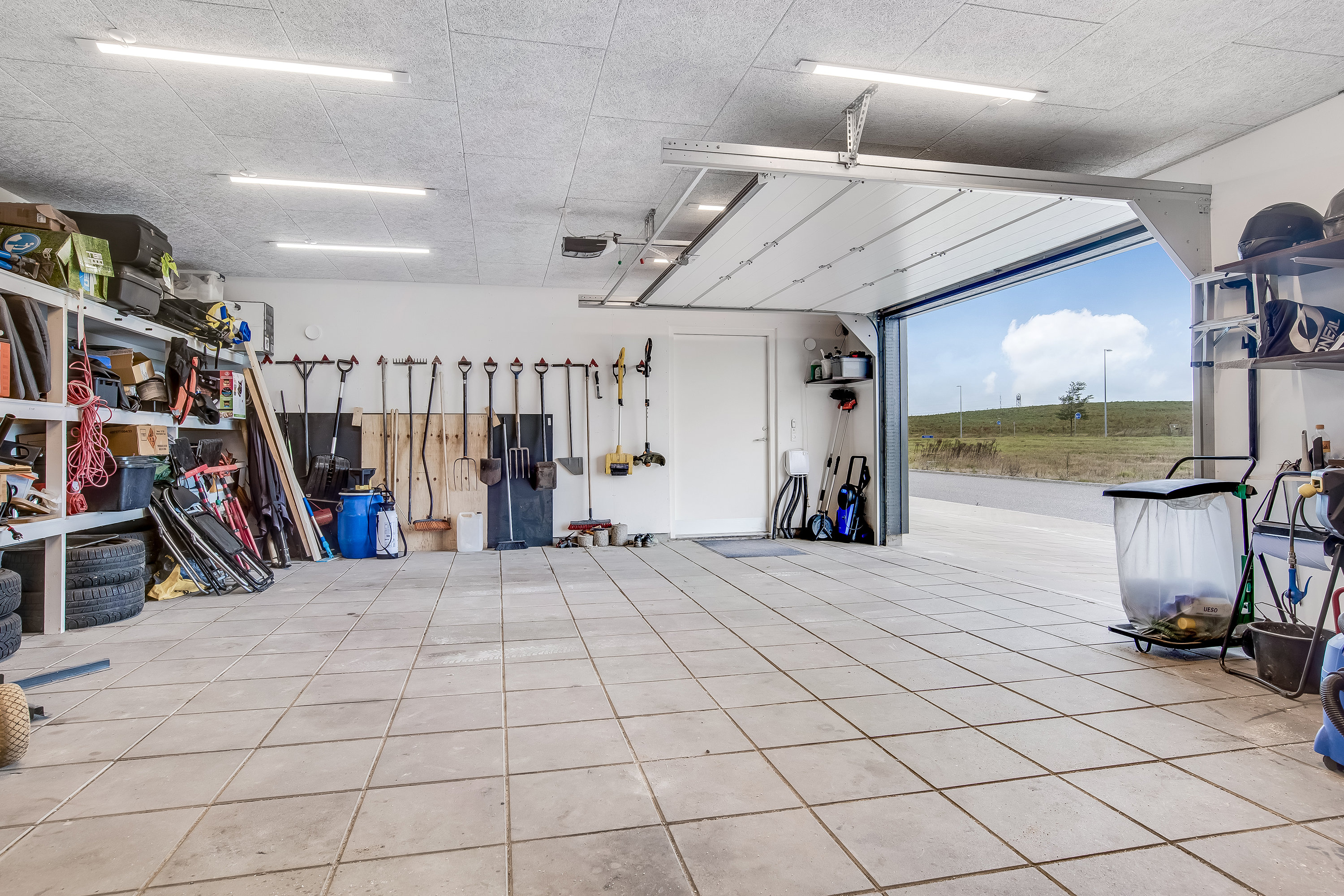 Fremhævet garage billede i fuldskærmstilstand. Billede af Furesøvej 4, 7500 Holstebro