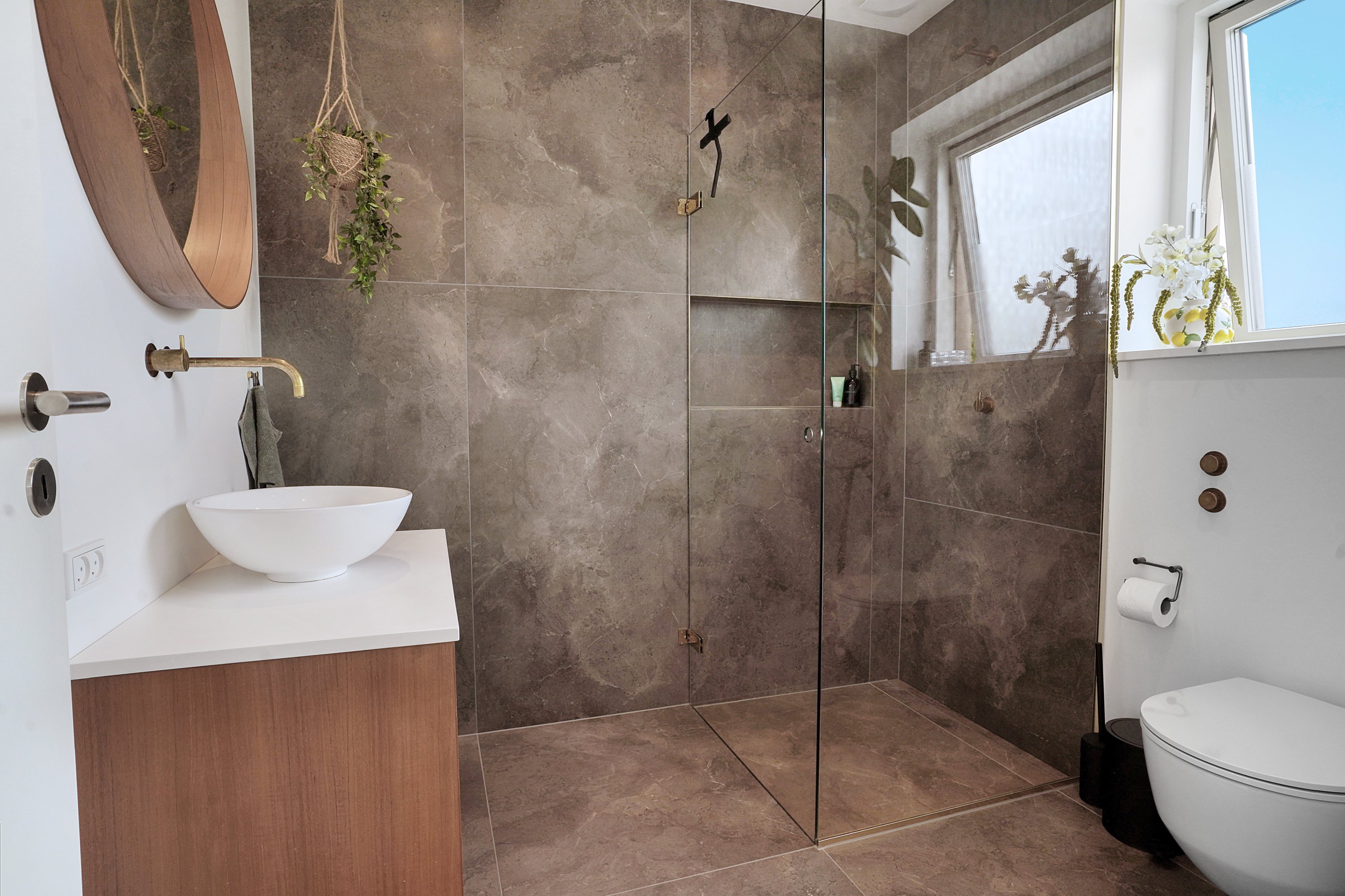 Fremhævet badeværelse billede i fuldskærmstilstand. Billede af Ådalen 12, 3400 Hillerød