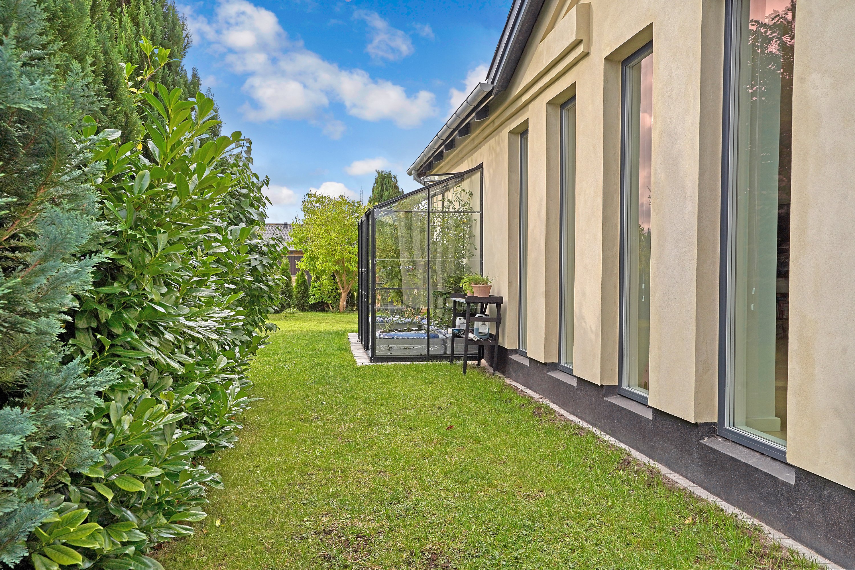 Fremhævet have billede i fuldskærmstilstand. Billede af Ådalen 12, 3400 Hillerød