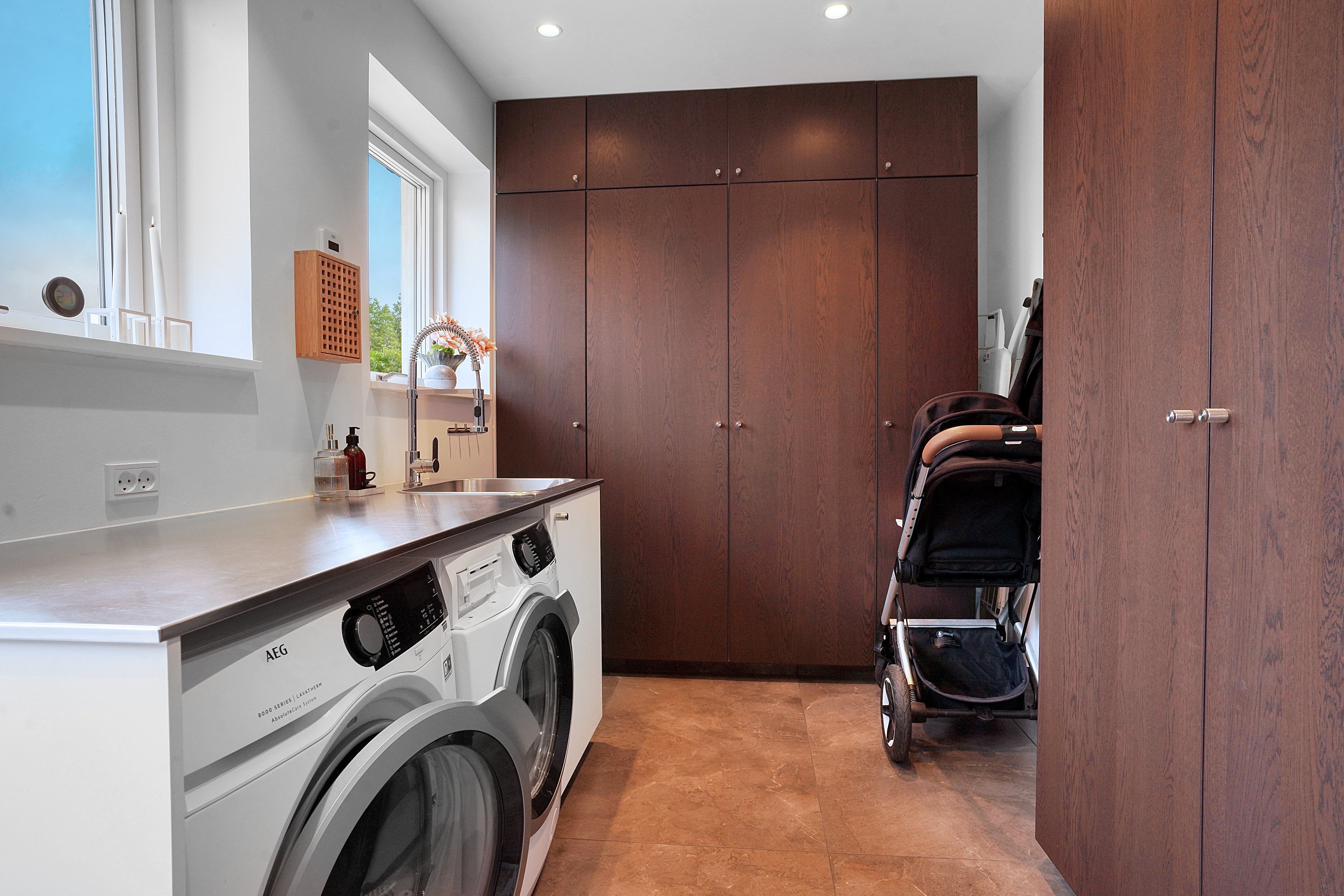 Fremhævet entré billede i fuldskærmstilstand. Billede af Ådalen 12, 3400 Hillerød