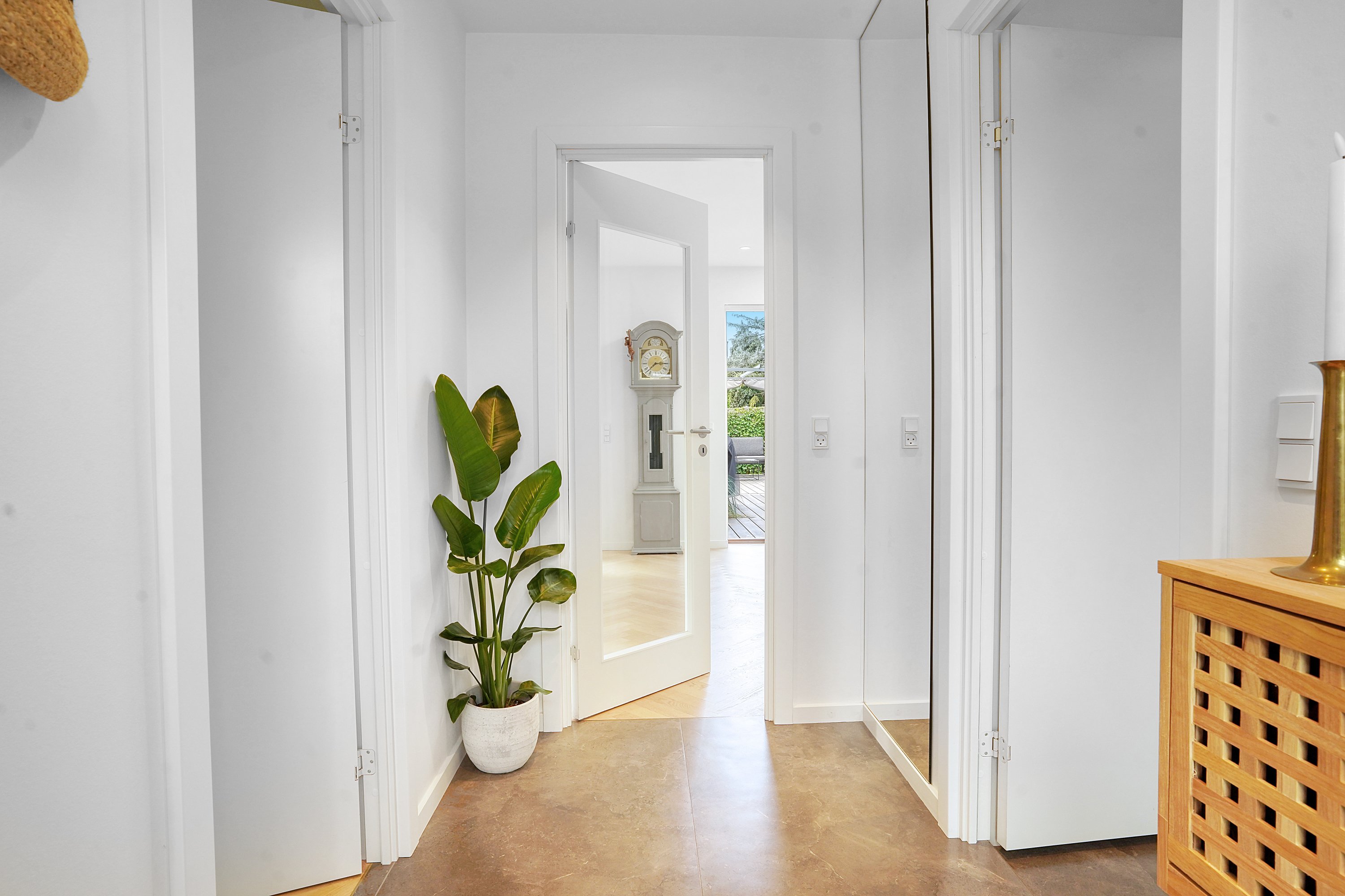 Fremhævet entré billede i fuldskærmstilstand. Billede af Ådalen 12, 3400 Hillerød