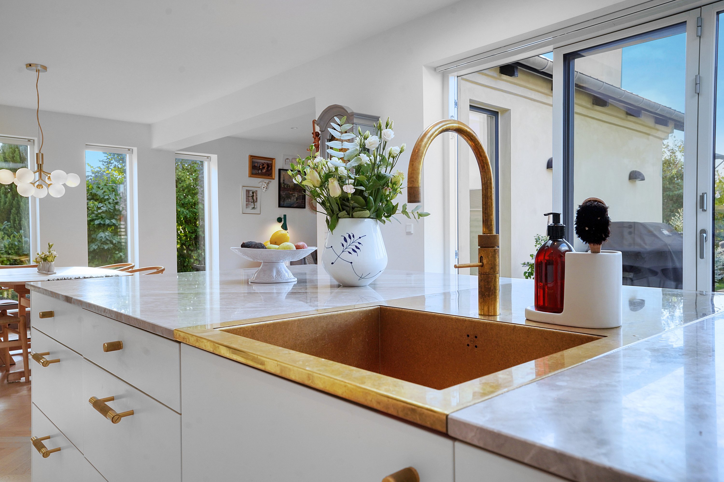 Fremhævet køkken billede i fuldskærmstilstand. Billede af Ådalen 12, 3400 Hillerød