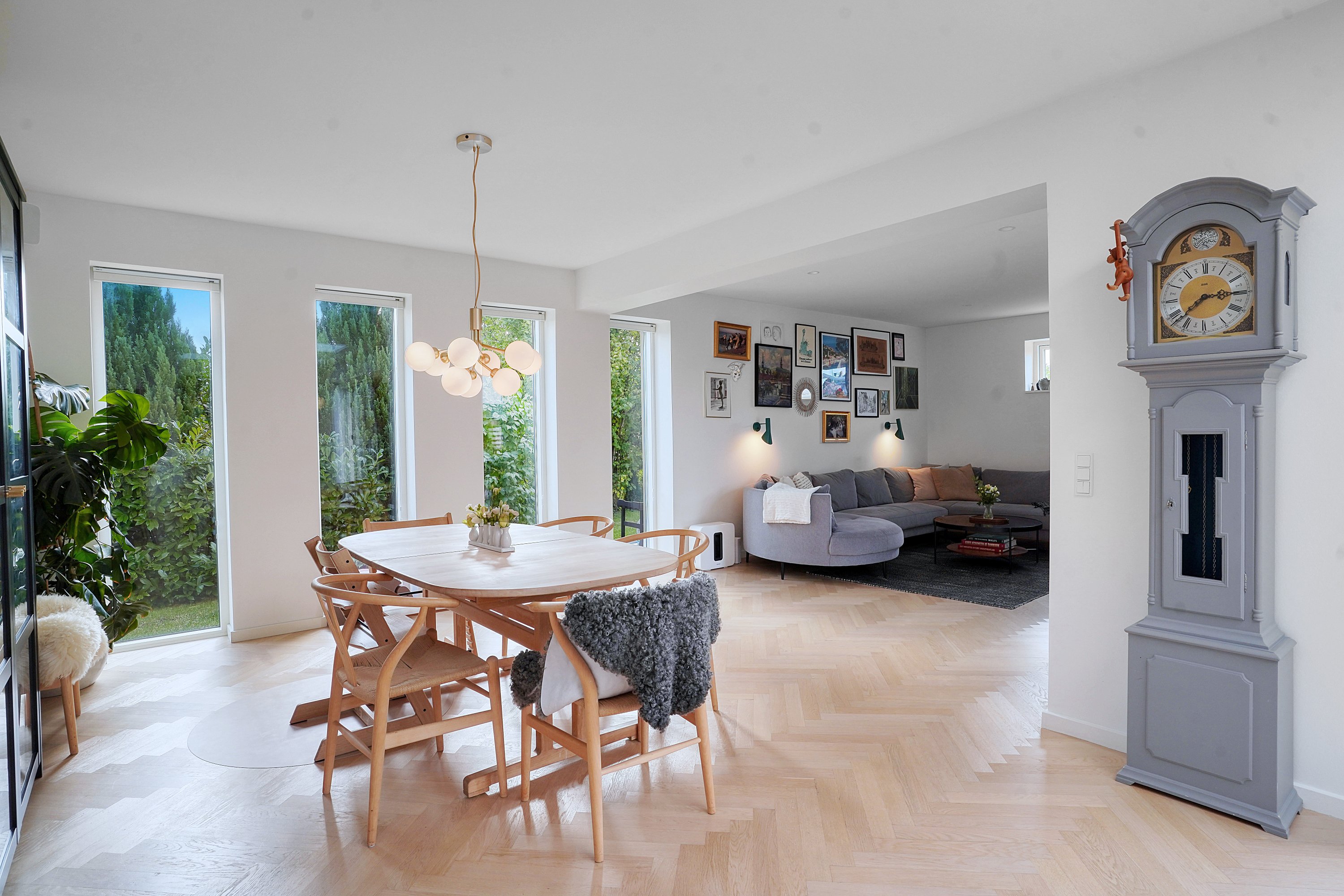 Fremhævet spisestue billede i fuldskærmstilstand. Billede af Ådalen 12, 3400 Hillerød