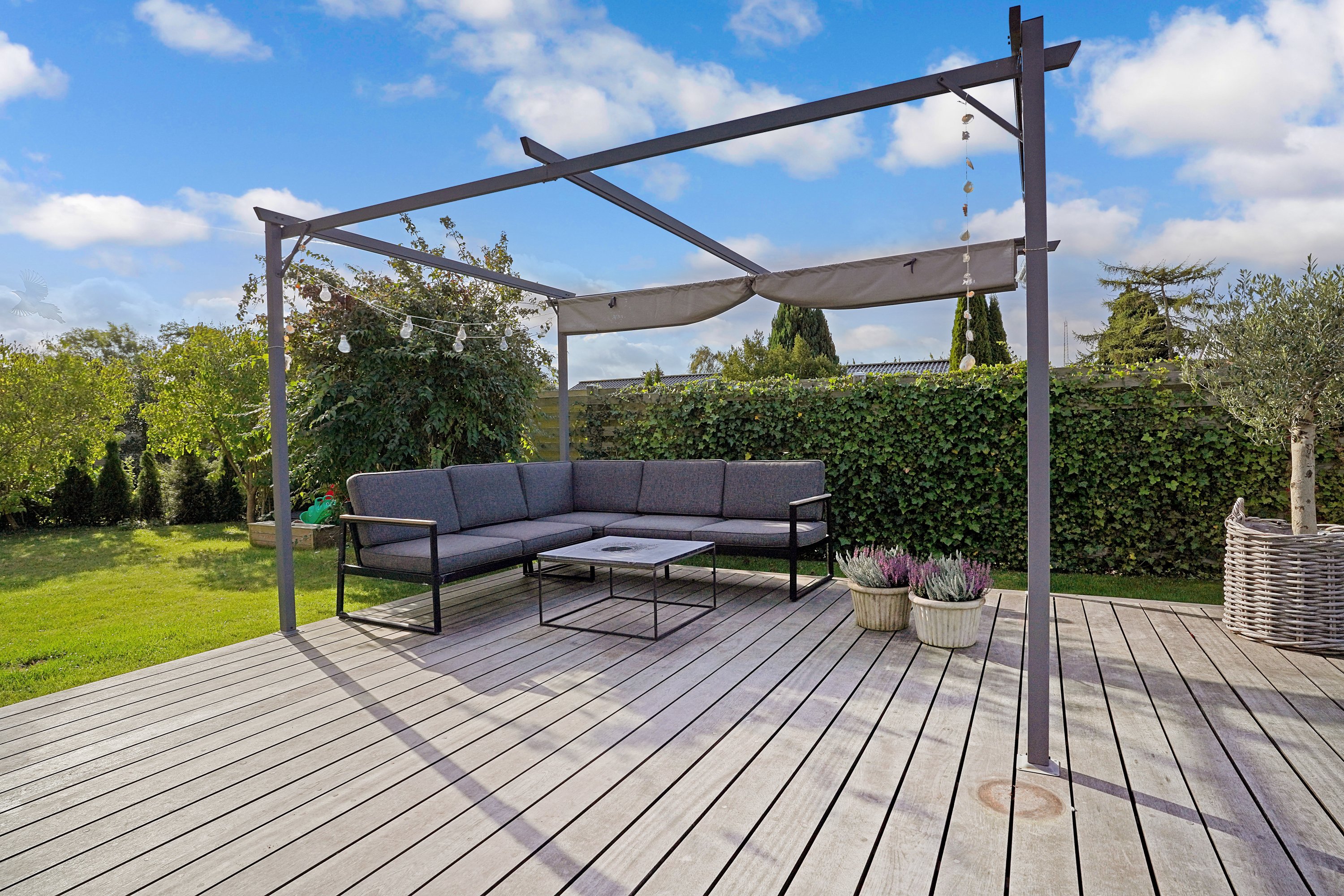 Fremhævet terrasse billede i fuldskærmstilstand. Billede af Ådalen 12, 3400 Hillerød