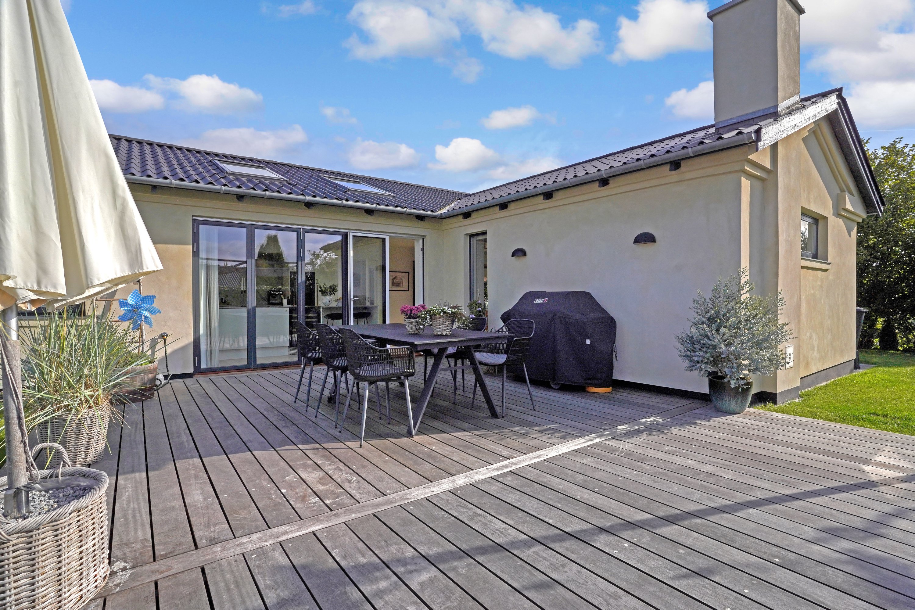 Fremhævet terrasse billede i fuldskærmstilstand. Billede af Ådalen 12, 3400 Hillerød