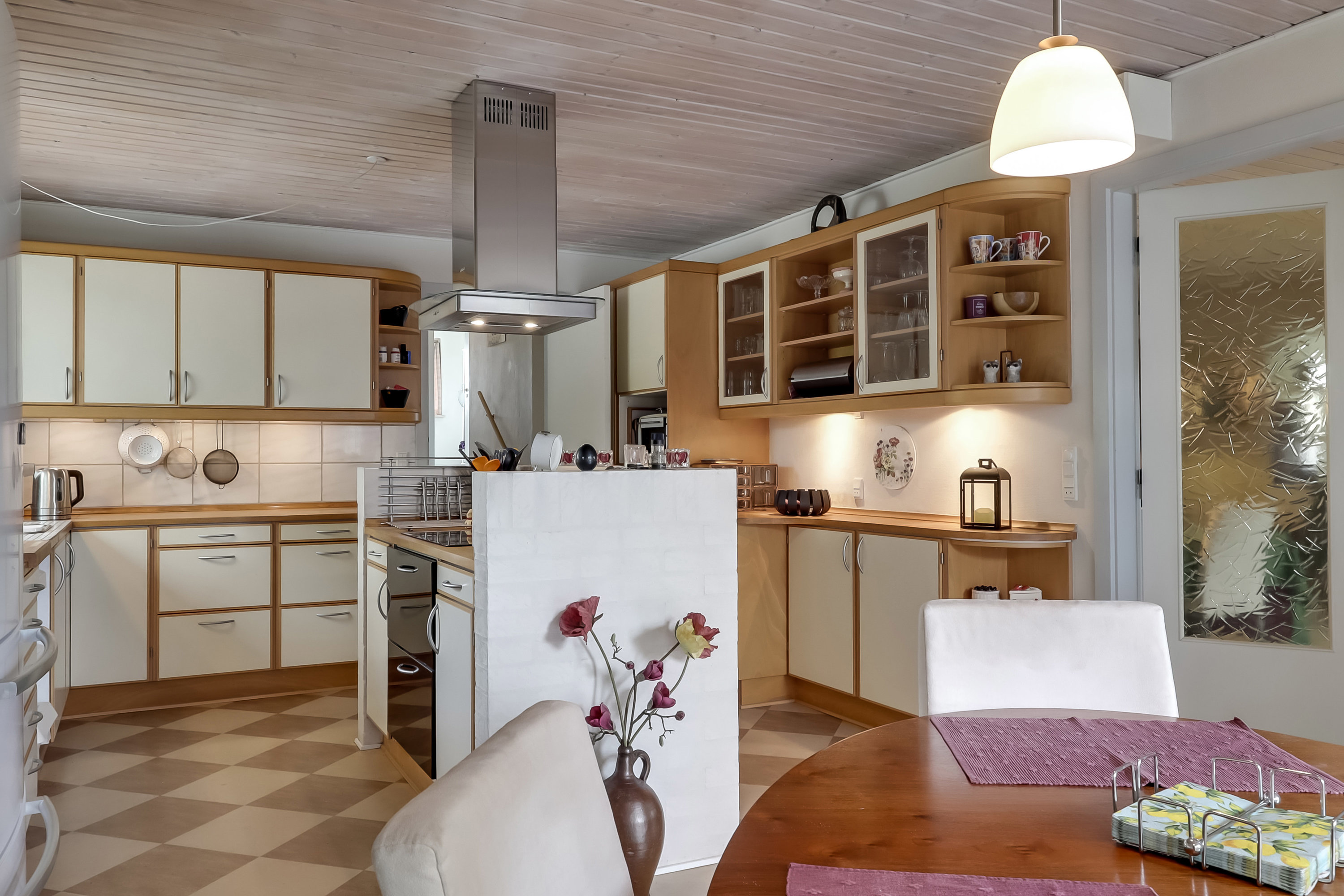 Fremhævet køkken billede i fuldskærmstilstand. Billede af Tvedvej 129A, Tved, 5700 Svendborg