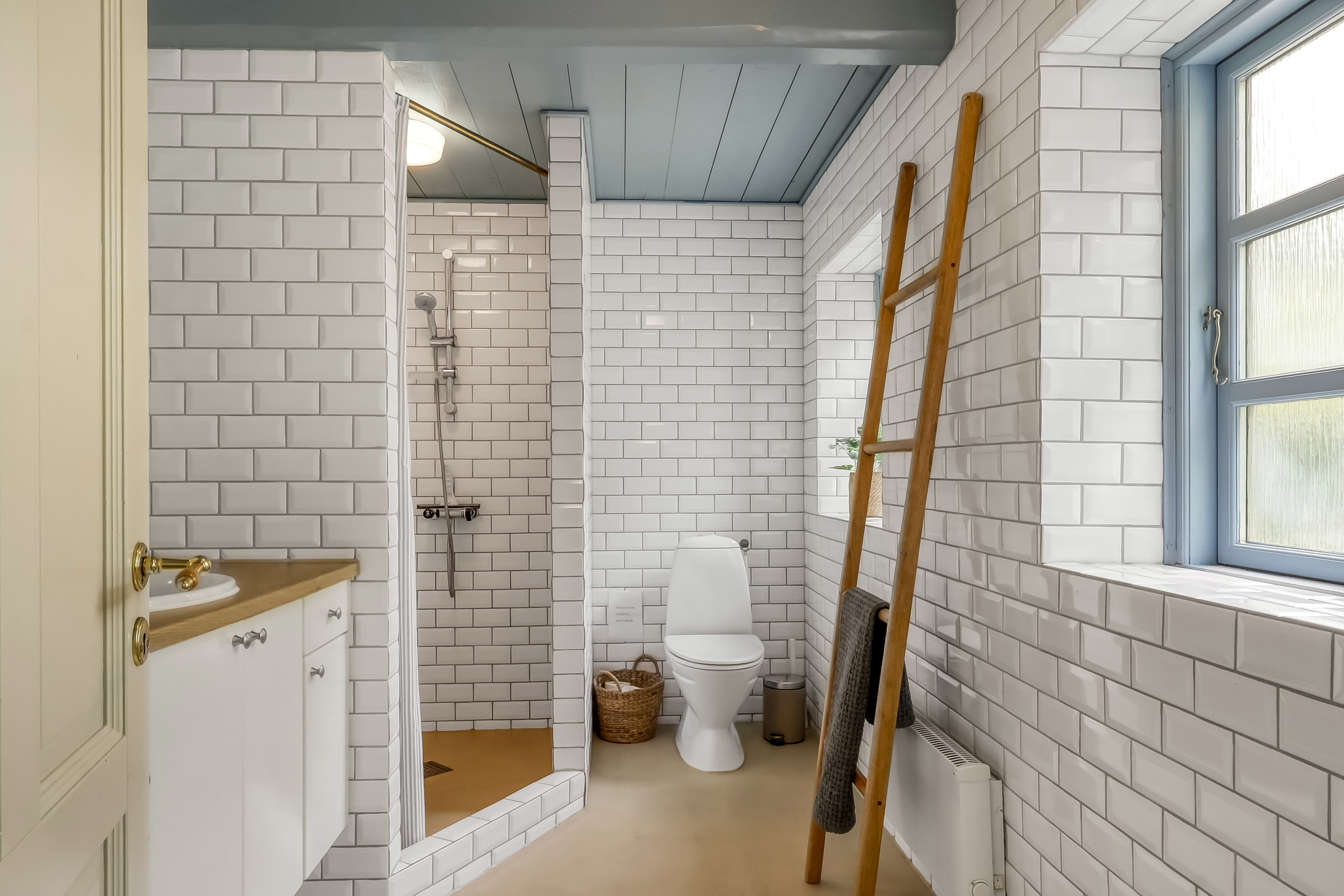 Fremhævet badeværelse billede i fuldskærmstilstand. Billede af Drejet 38, Spodsbj Drej, 5900 Rudkøbing