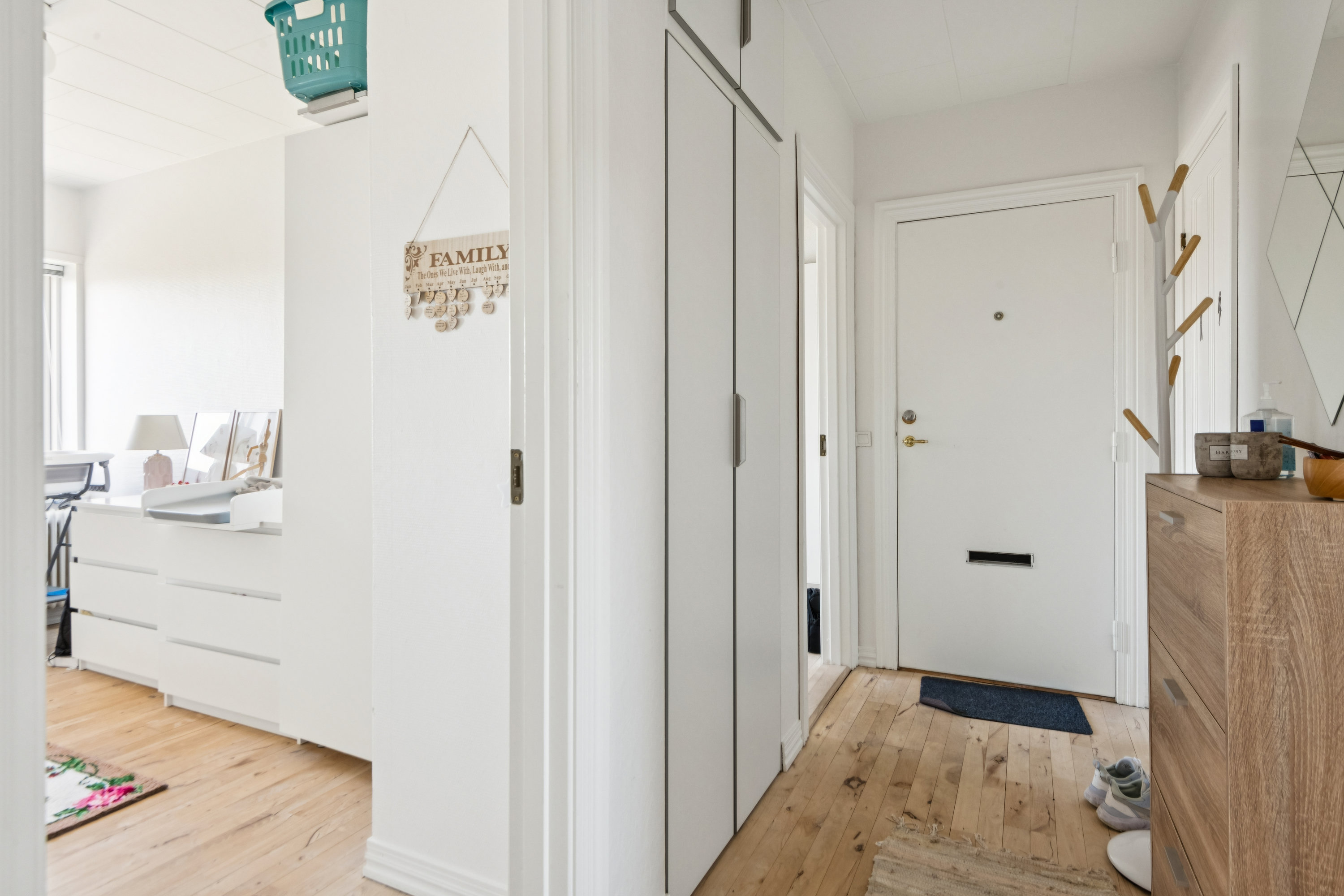 Fremhævet gang billede i fuldskærmstilstand. Billede af Hadsundvej 86G, 2. tv., 9000 Aalborg