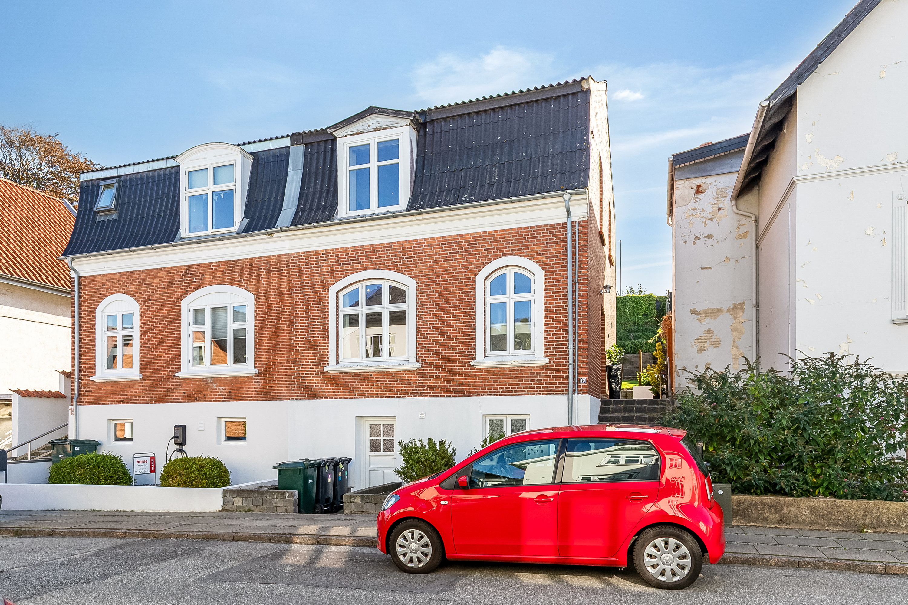 Fremhævet ejendommen billede i fuldskærmstilstand. Billede af Piledamsvej 17, 6000 Kolding