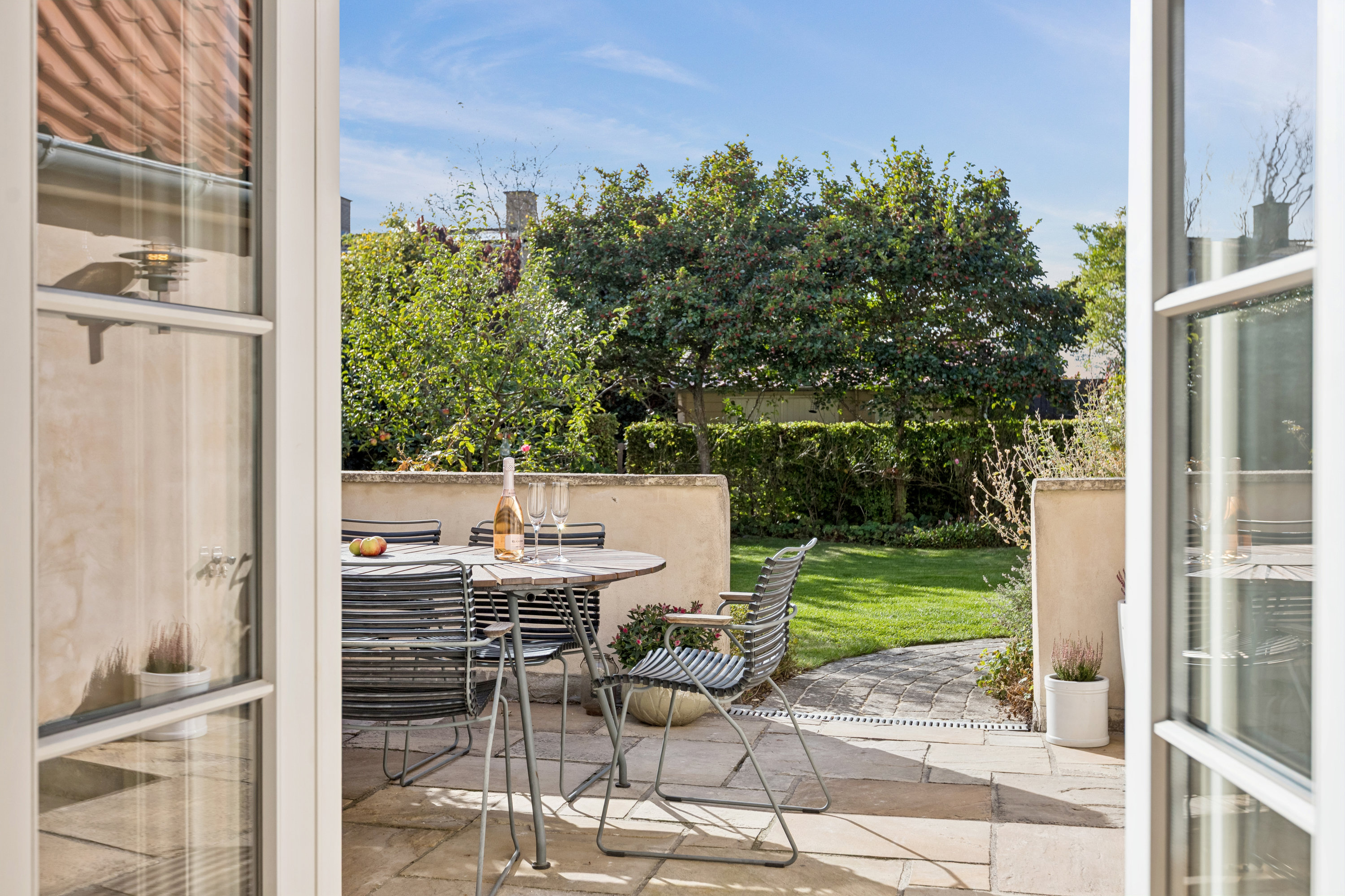 Fremhævet terrasse billede i fuldskærmstilstand. Billede af Hindholm Alle 14, 2770 Kastrup