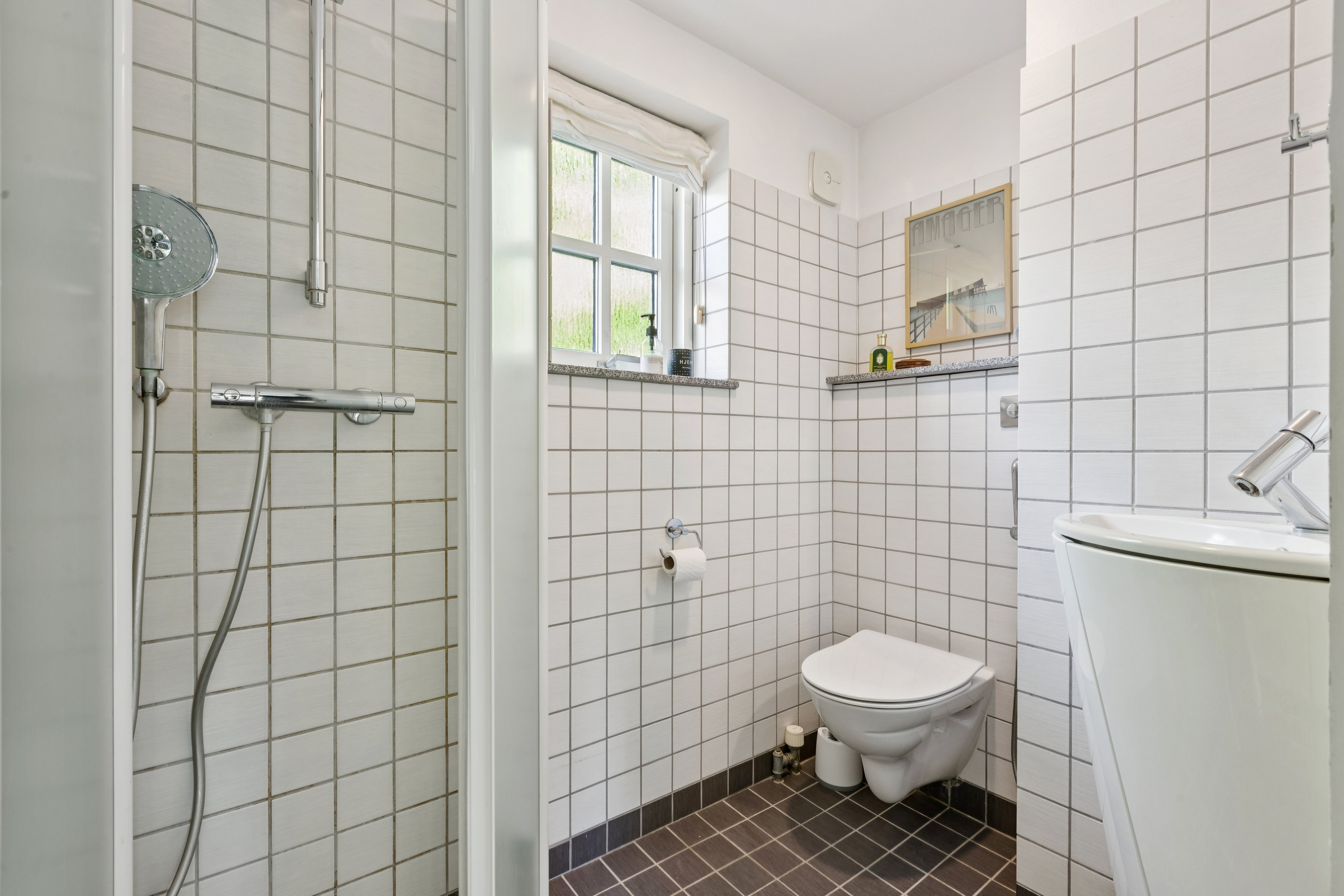 Fremhævet badeværelse billede i fuldskærmstilstand. Billede af Hindholm Alle 14, 2770 Kastrup