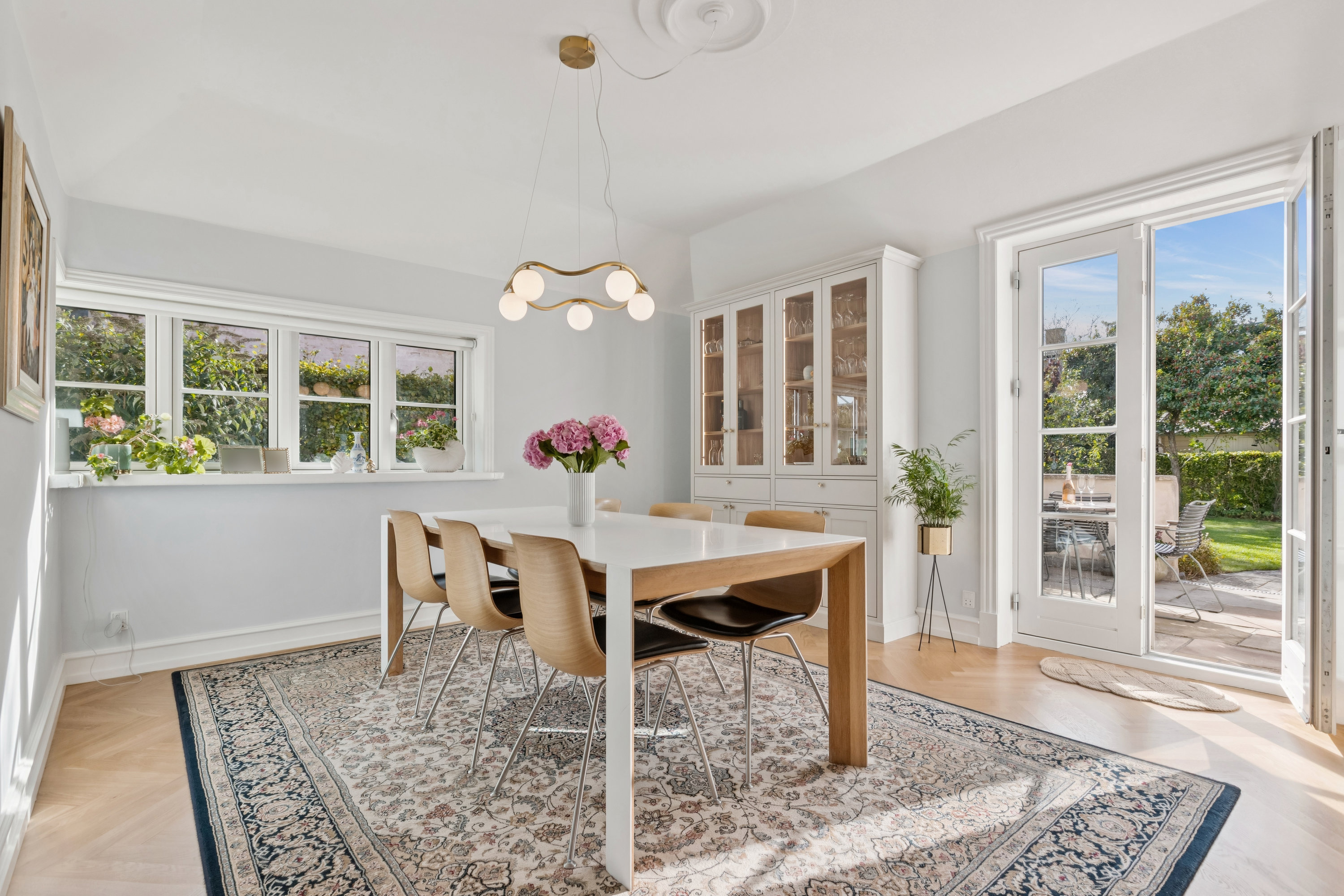 Fremhævet stue billede i fuldskærmstilstand. Billede af Hindholm Alle 14, 2770 Kastrup