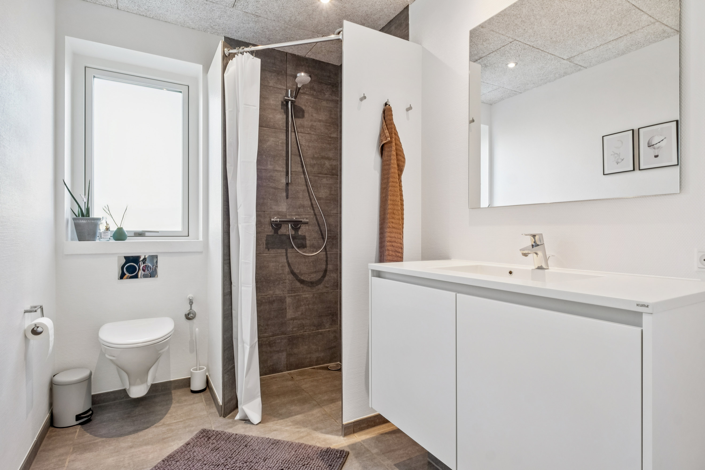 Fremhævet badeværelse billede i fuldskærmstilstand. Billede af Hegnet 20, Lund, 8700 Horsens