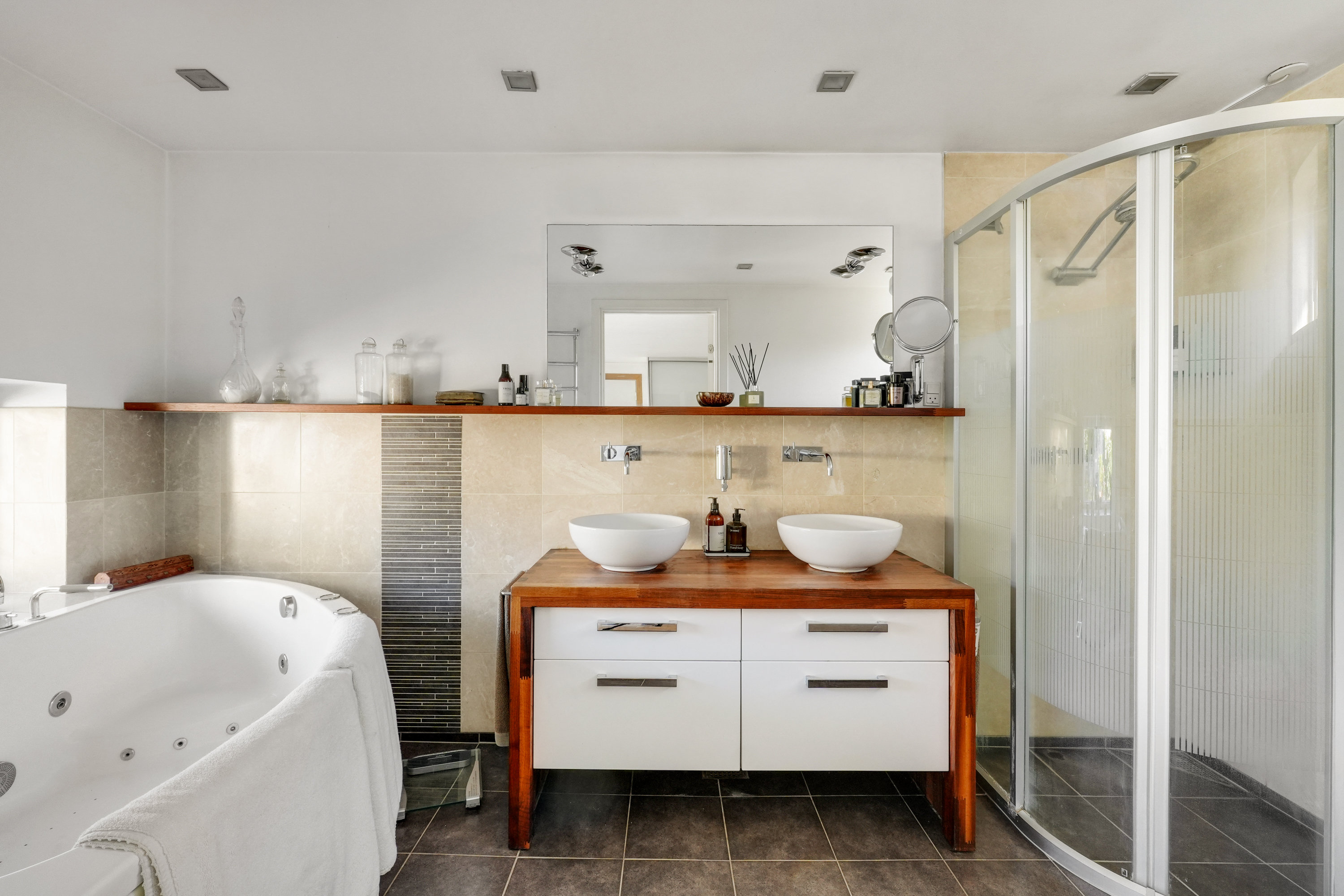 Fremhævet andet billede i fuldskærmstilstand. Billede af Thøger Larsens Alle 12, 2750 Ballerup