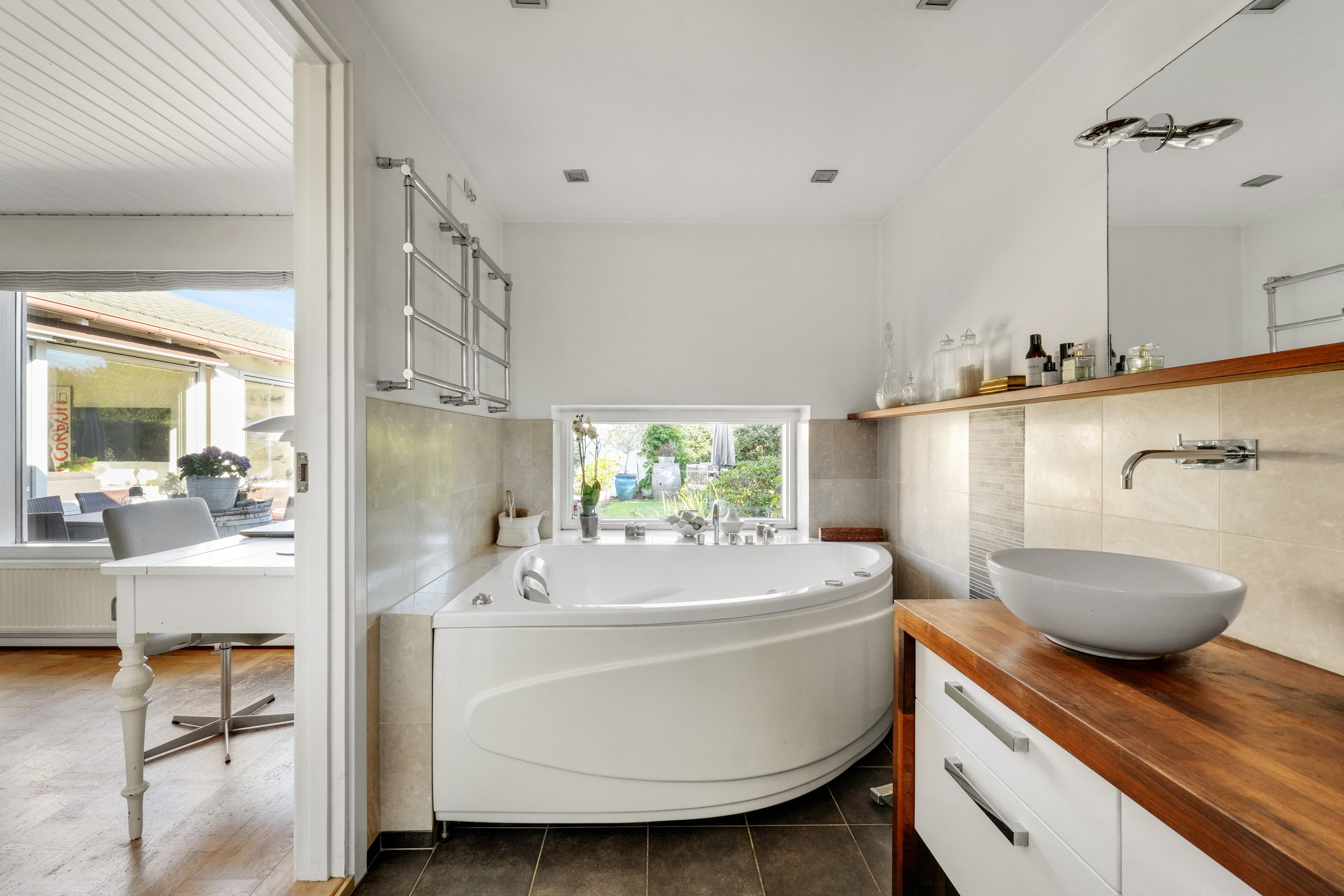 Fremhævet andet billede i fuldskærmstilstand. Billede af Thøger Larsens Alle 12, 2750 Ballerup