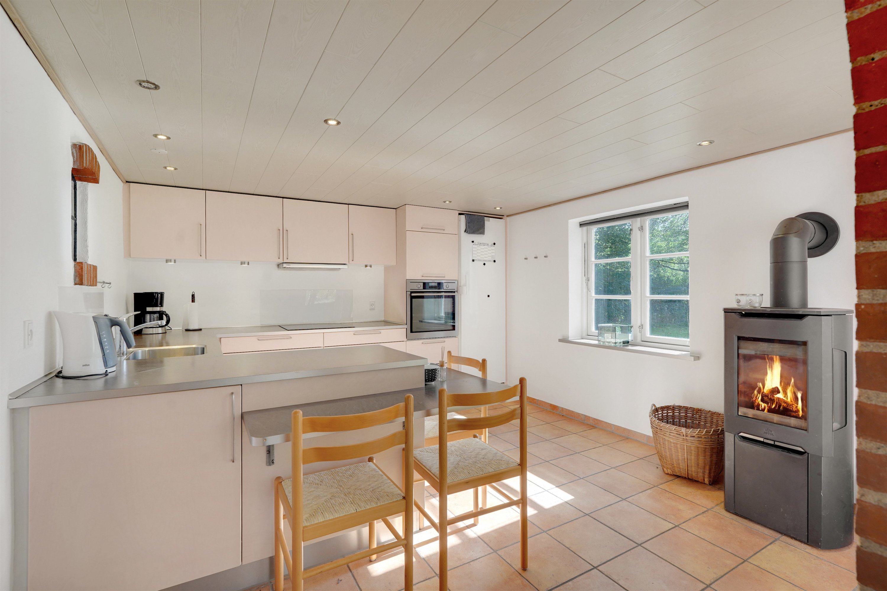 Fremhævet køkken billede i fuldskærmstilstand. Billede af Søndre Kirkevej 6, 7190 Billund