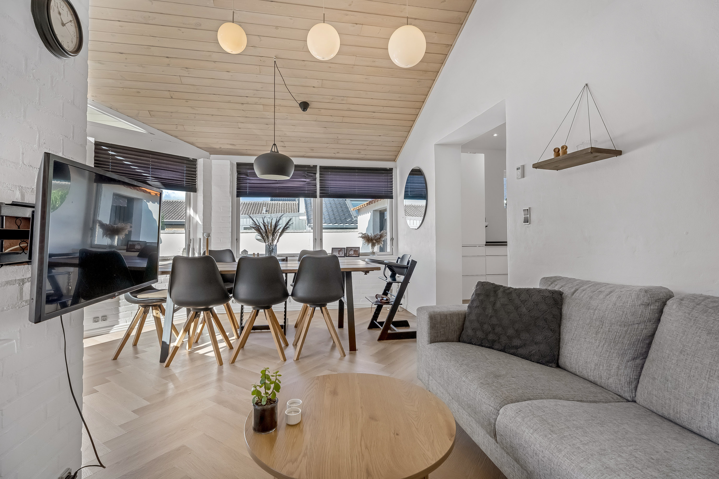 Fremhævet stue billede i fuldskærmstilstand. Billede af Lavendelvej 23, 4900 Nakskov