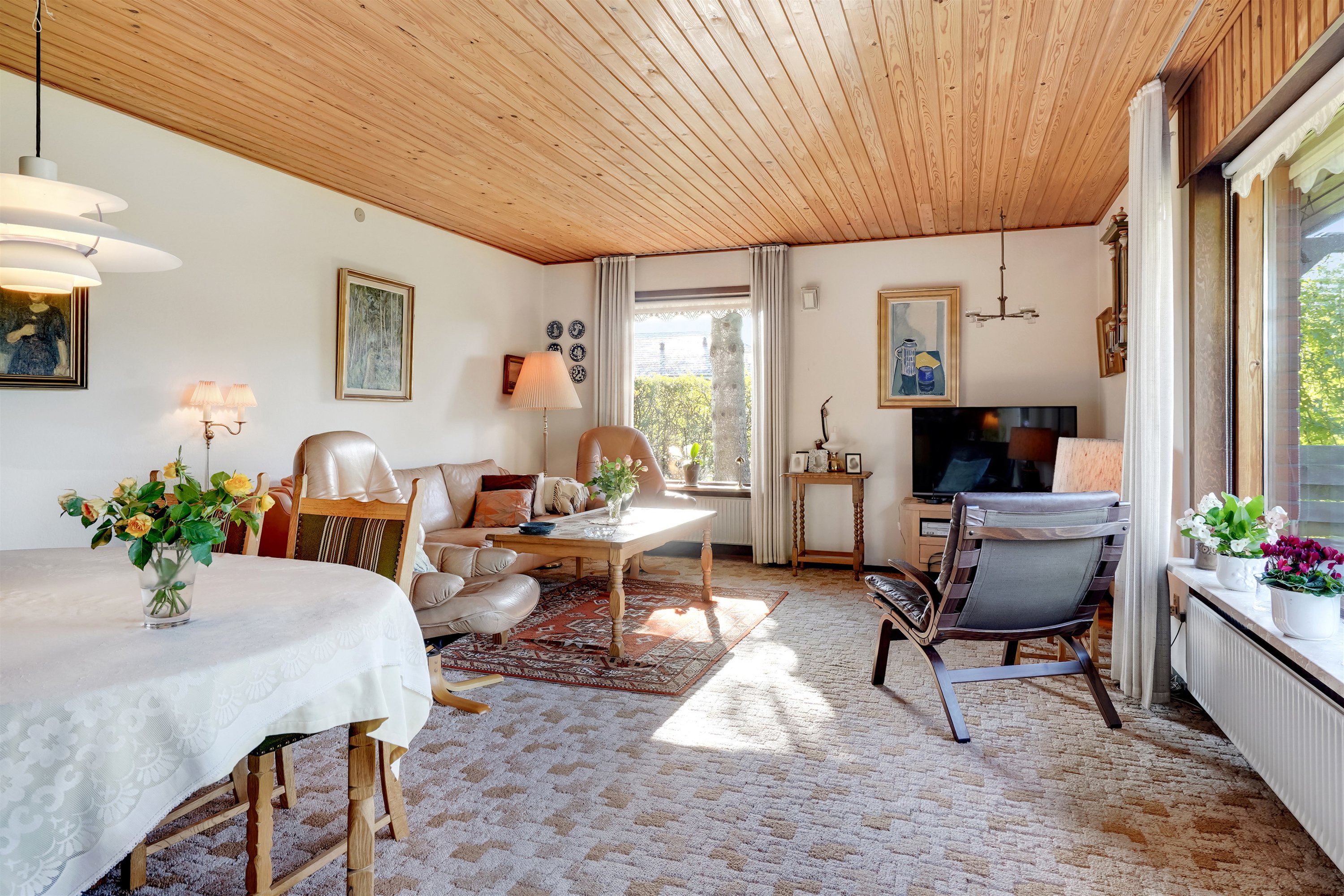 Fremhævet stue billede i fuldskærmstilstand. Billede af Lindelunden 19, 6705 Esbjerg Ø