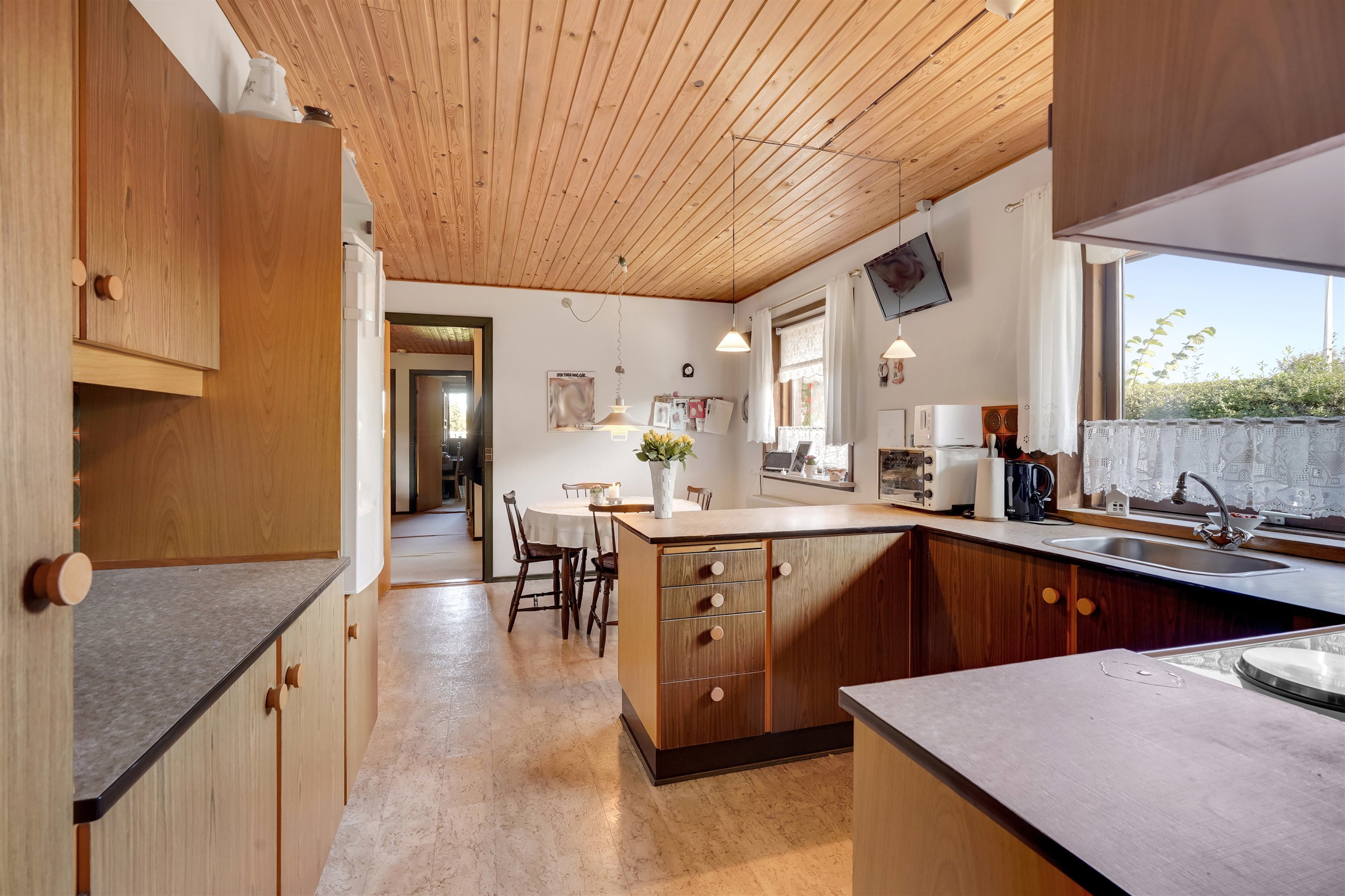 Fremhævet køkken billede i fuldskærmstilstand. Billede af Lindelunden 19, 6705 Esbjerg Ø