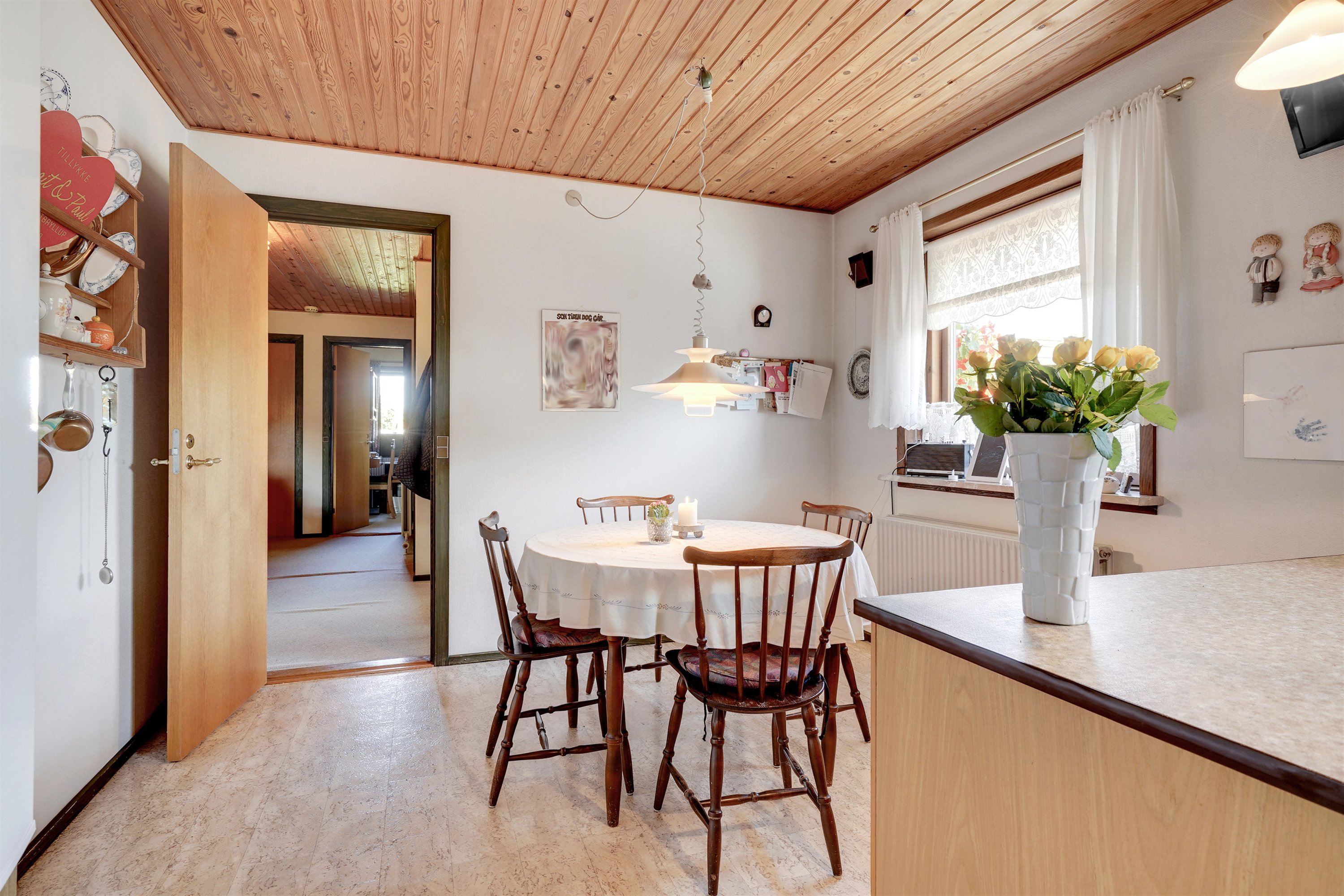 Fremhævet køkken alrum billede i fuldskærmstilstand. Billede af Lindelunden 19, 6705 Esbjerg Ø