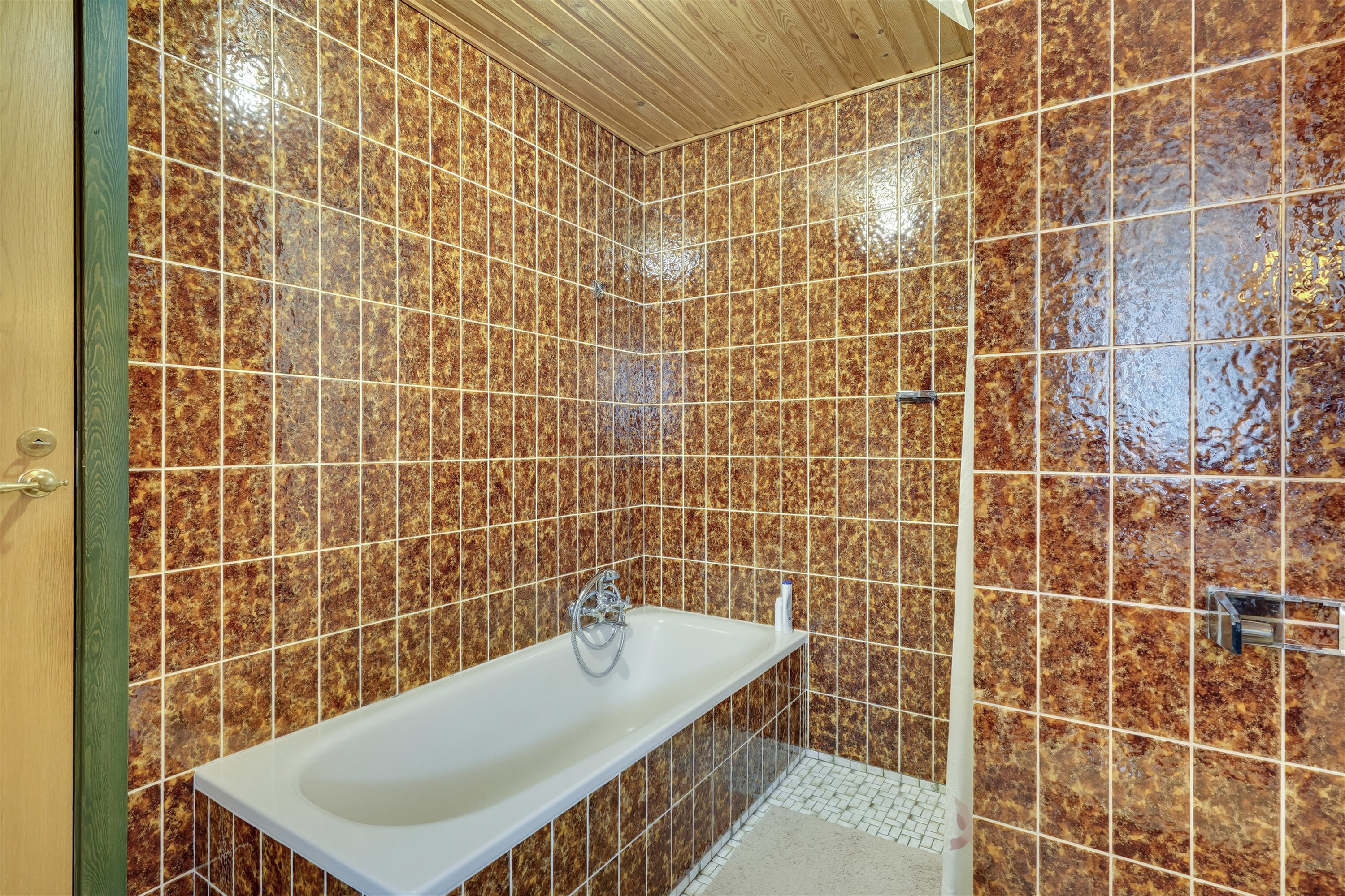 Fremhævet badeværelse billede i fuldskærmstilstand. Billede af Lindelunden 19, 6705 Esbjerg Ø