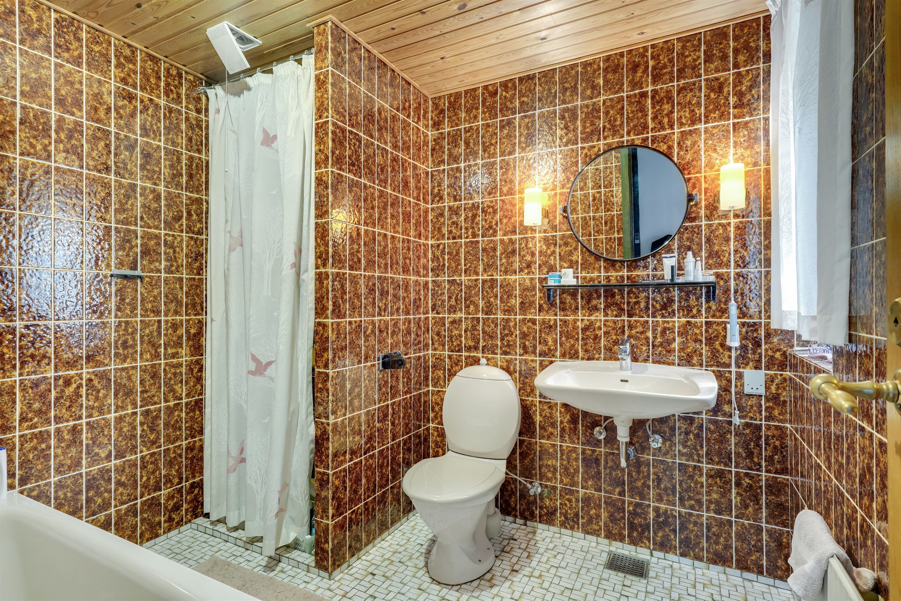 Fremhævet badeværelse billede i fuldskærmstilstand. Billede af Lindelunden 19, 6705 Esbjerg Ø