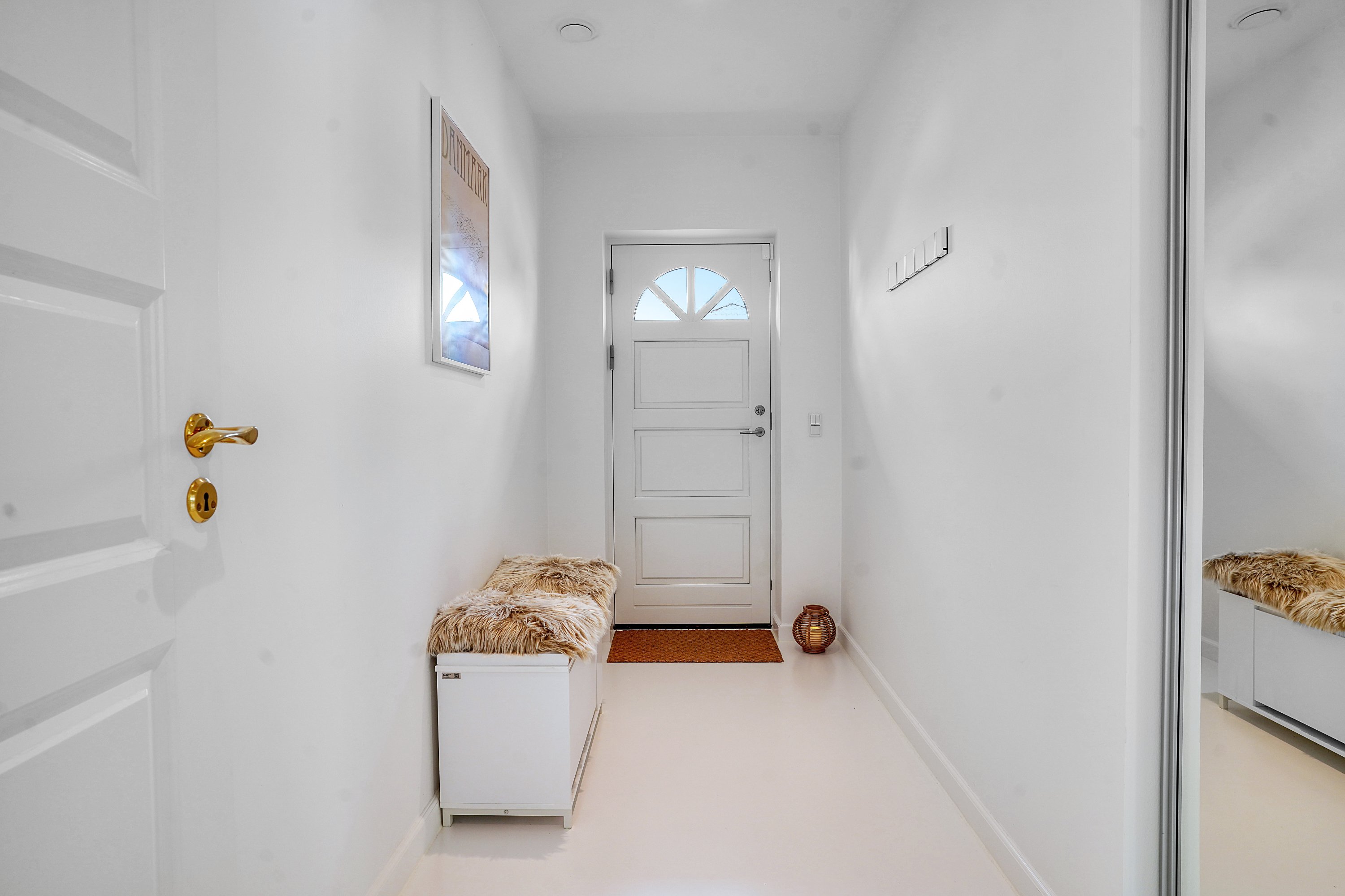 Fremhævet entré billede i fuldskærmstilstand. Billede af Stenlandsengen 42, 3200 Helsinge