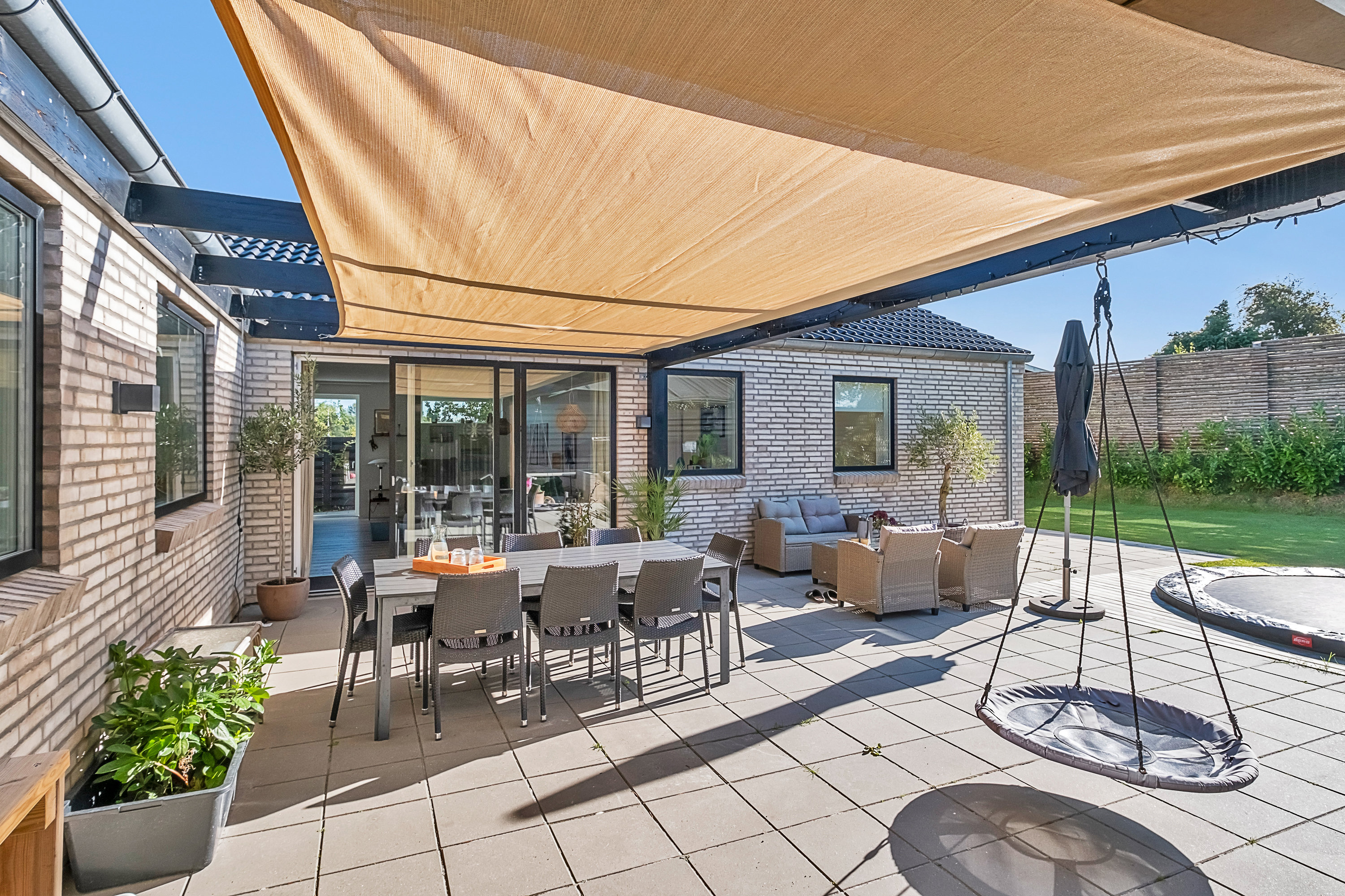 Miniaturebillede 1: terrasse. Billede af Birkebakken 22, 8520 Lystrup