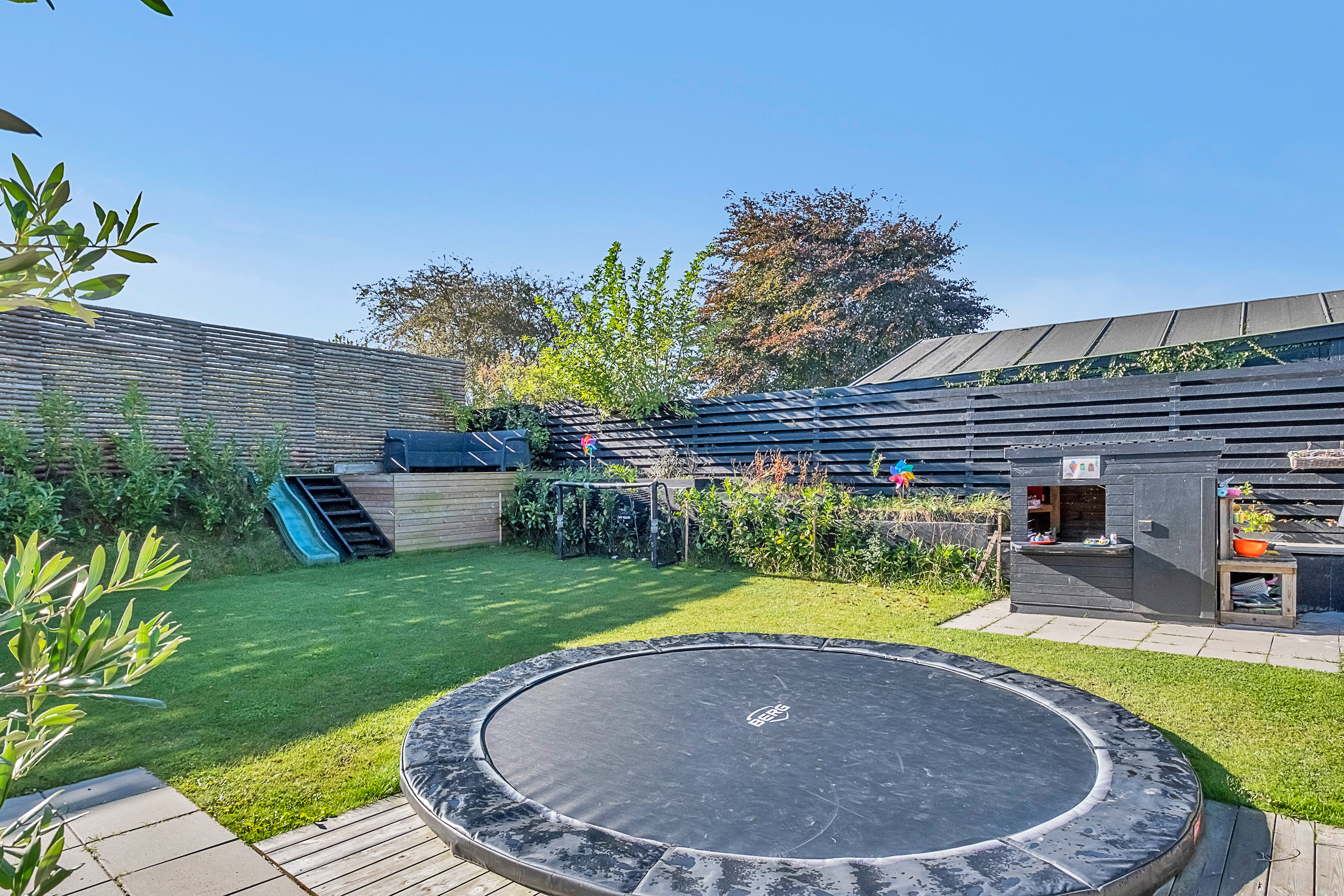 Fremhævet have billede i fuldskærmstilstand. Billede af Birkebakken 22, 8520 Lystrup