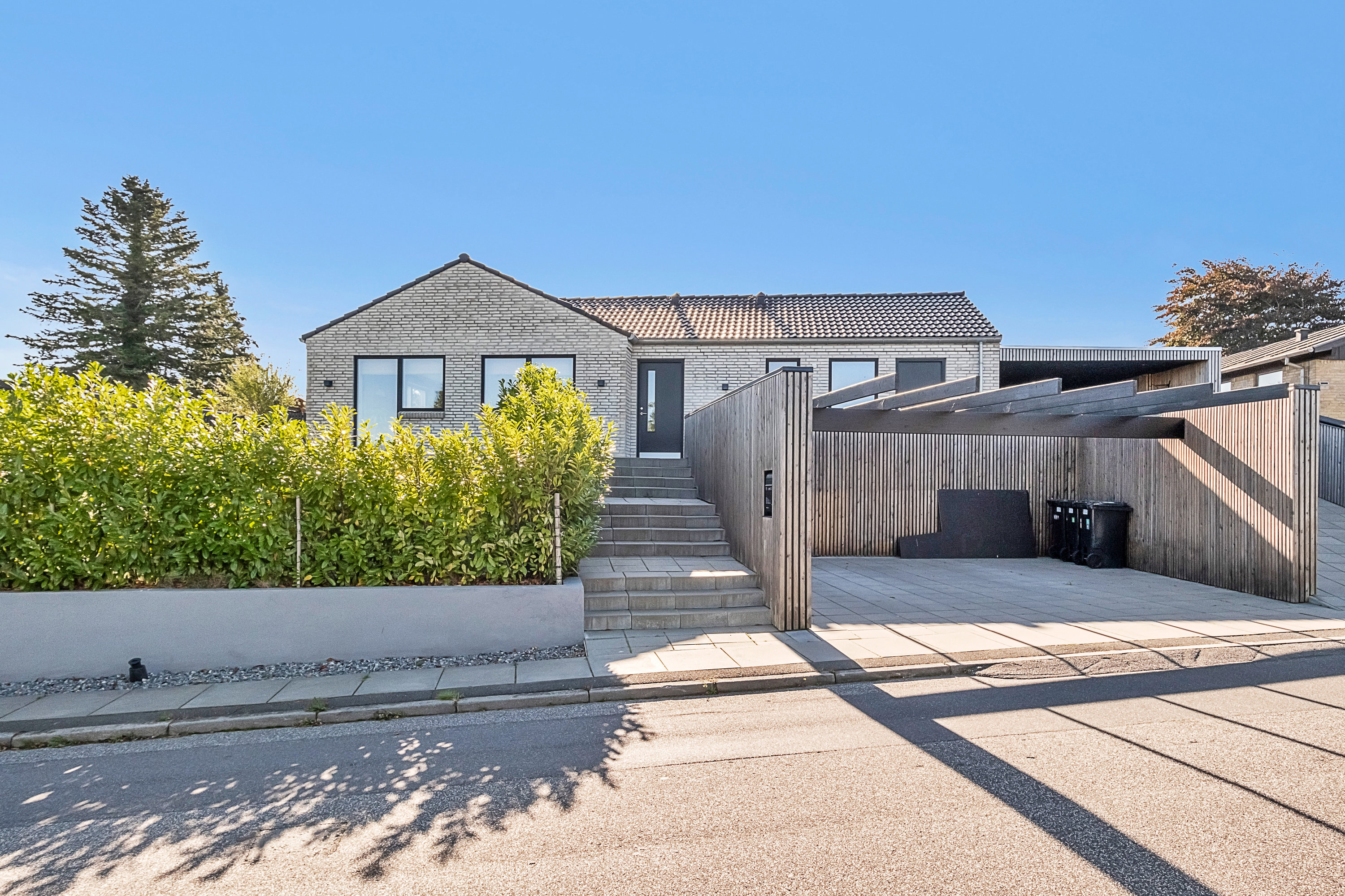 Villa: Facade på Birkebakken 22, 8520 Lystrup