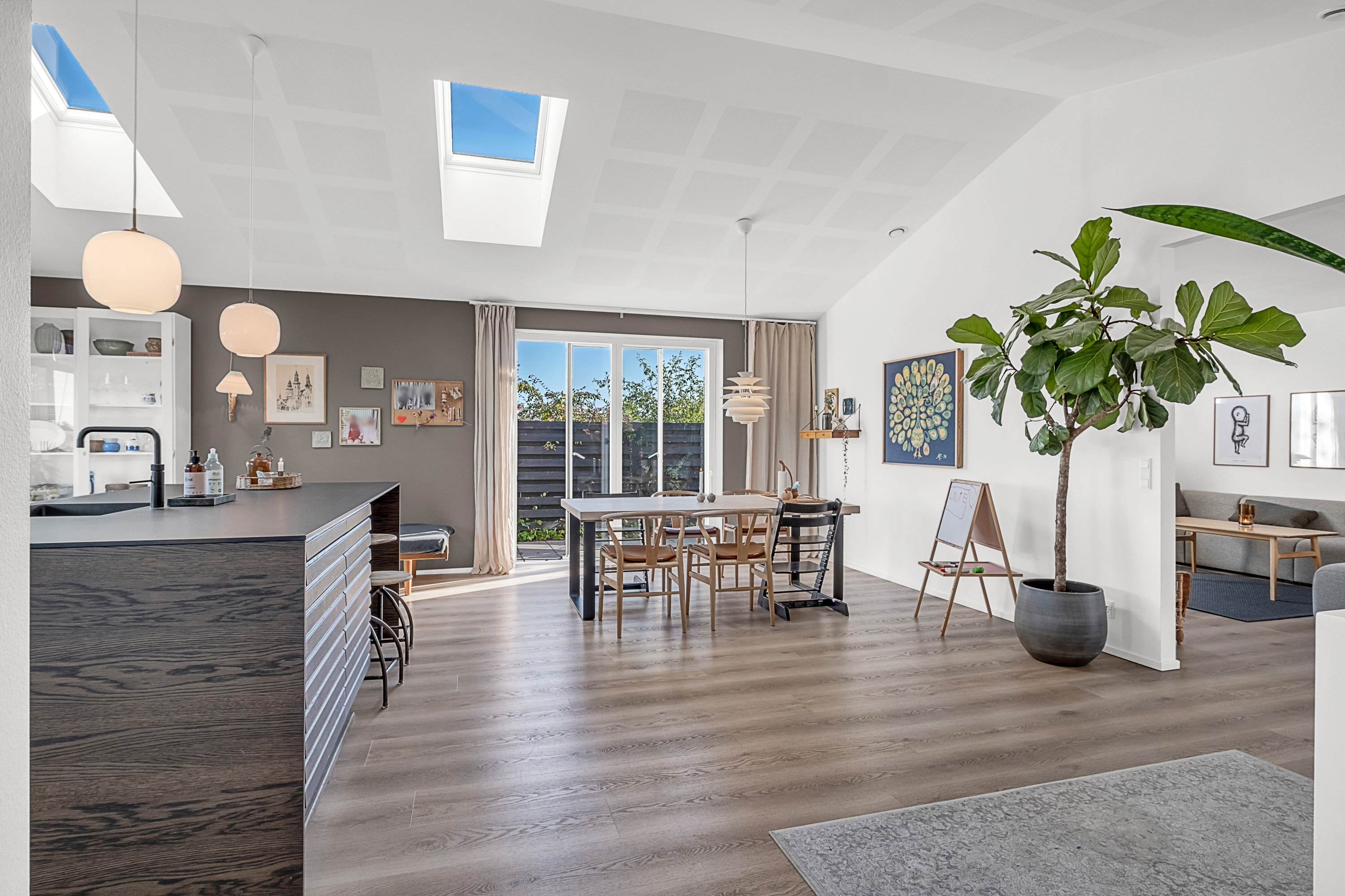 Fremhævet køkken alrum billede i fuldskærmstilstand. Billede af Birkebakken 22, 8520 Lystrup