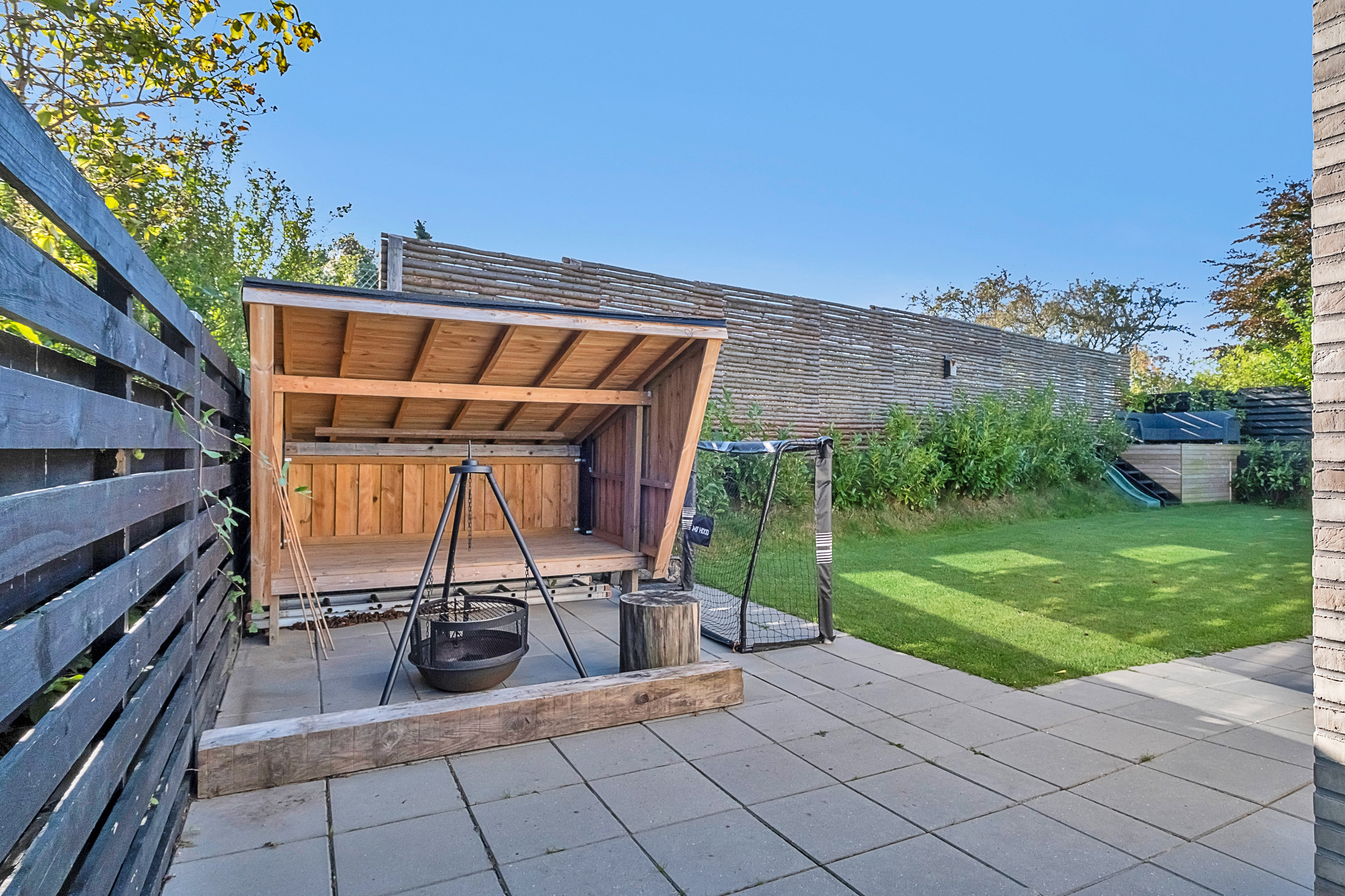 Fremhævet terrasse billede i fuldskærmstilstand. Billede af Birkebakken 22, 8520 Lystrup