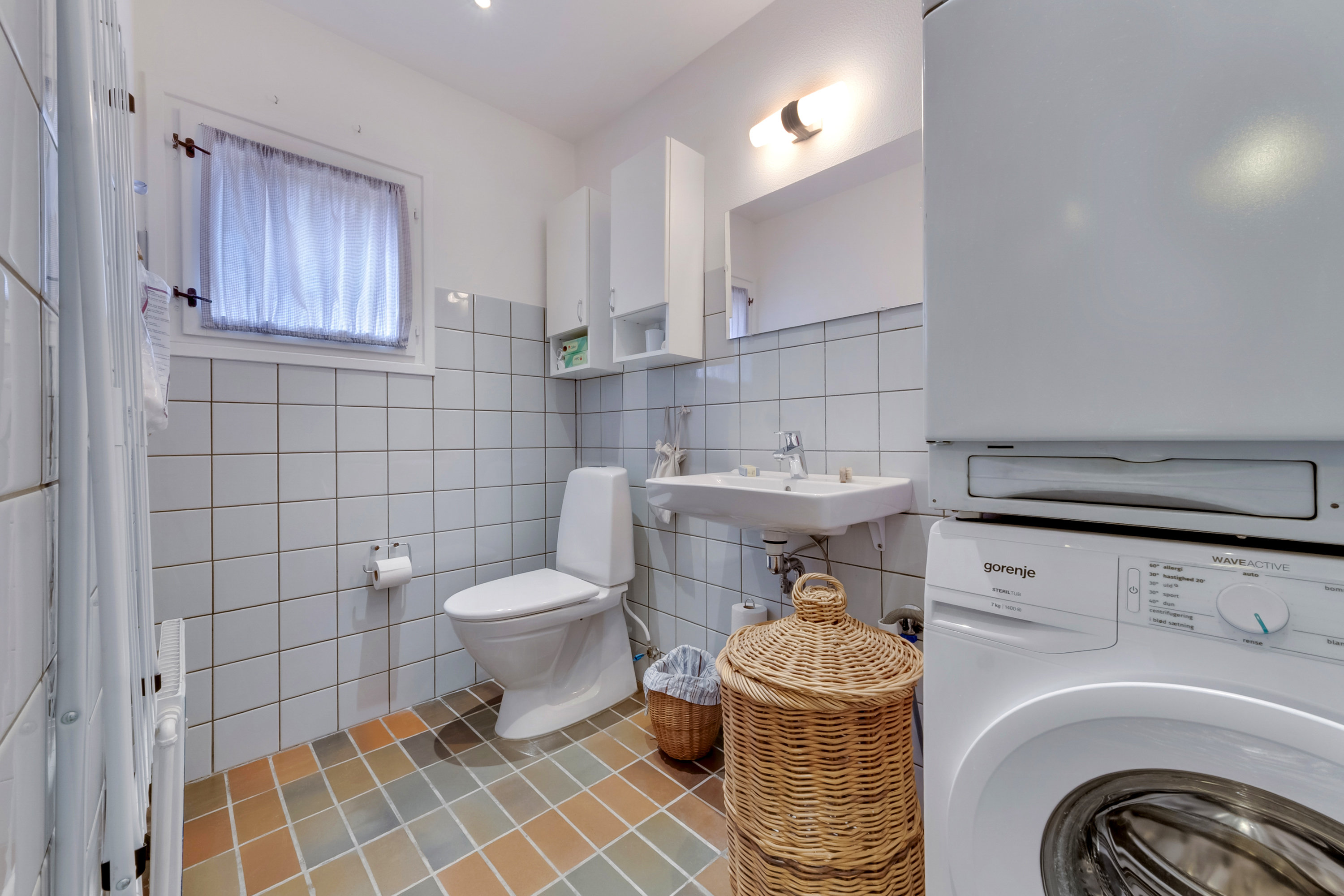 Fremhævet badeværelse billede i fuldskærmstilstand. Billede af Nyenstad 25, 5800 Nyborg