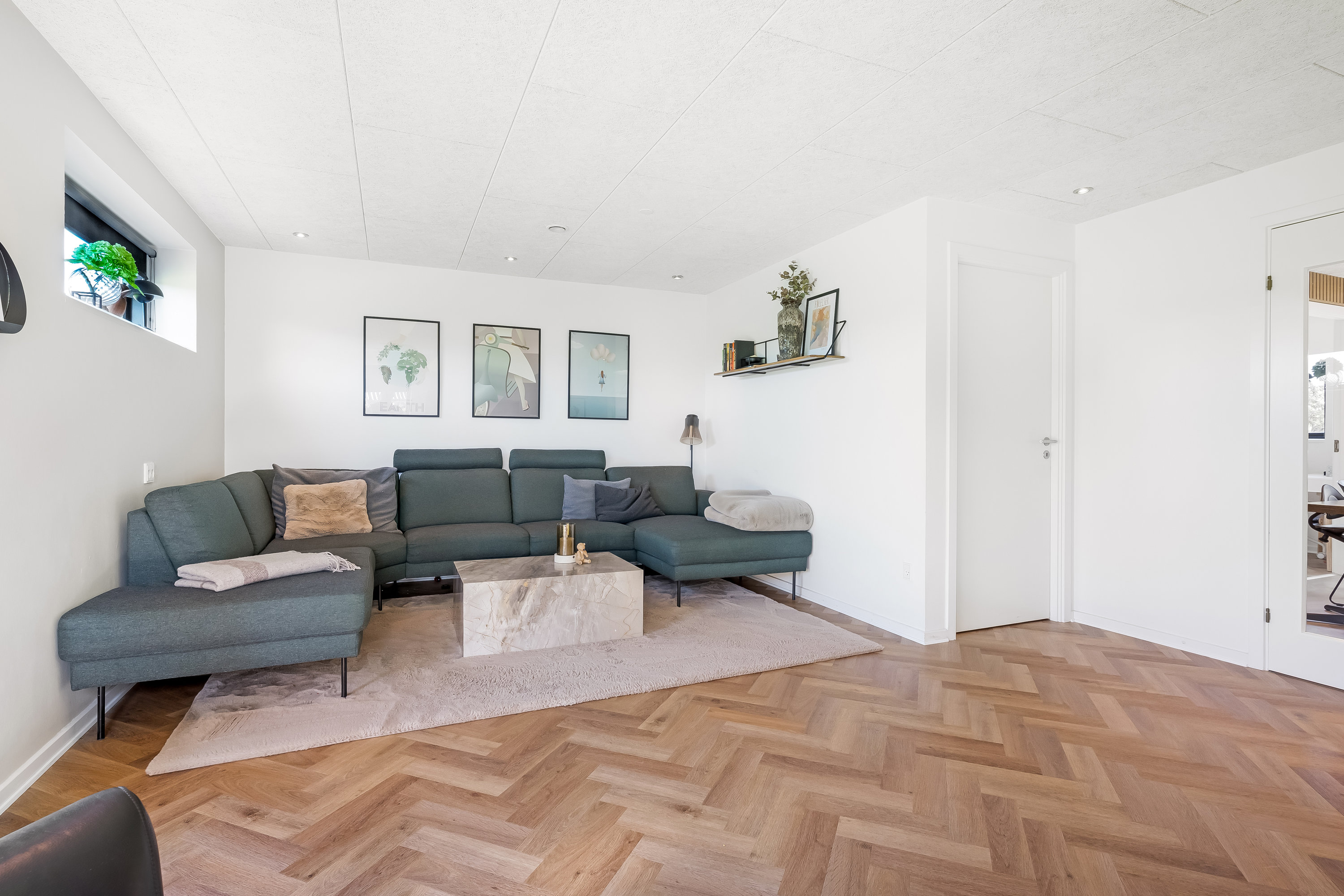 Fremhævet stue billede i fuldskærmstilstand. Billede af Under Linden 41, Halgårde, 7500 Holstebro