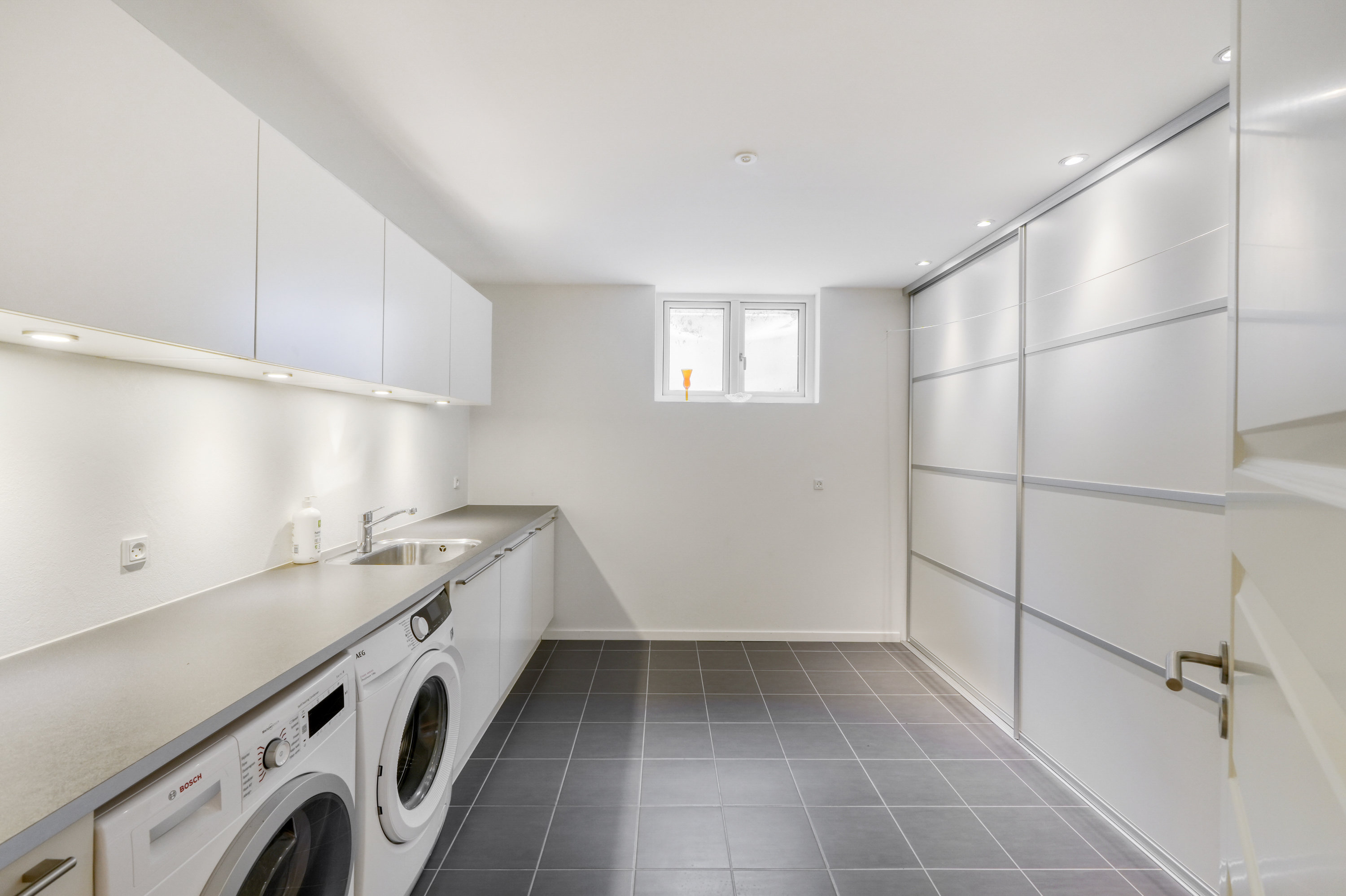 Fremhævet andet billede i fuldskærmstilstand. Billede af Damholmen 5, 2760 Måløv