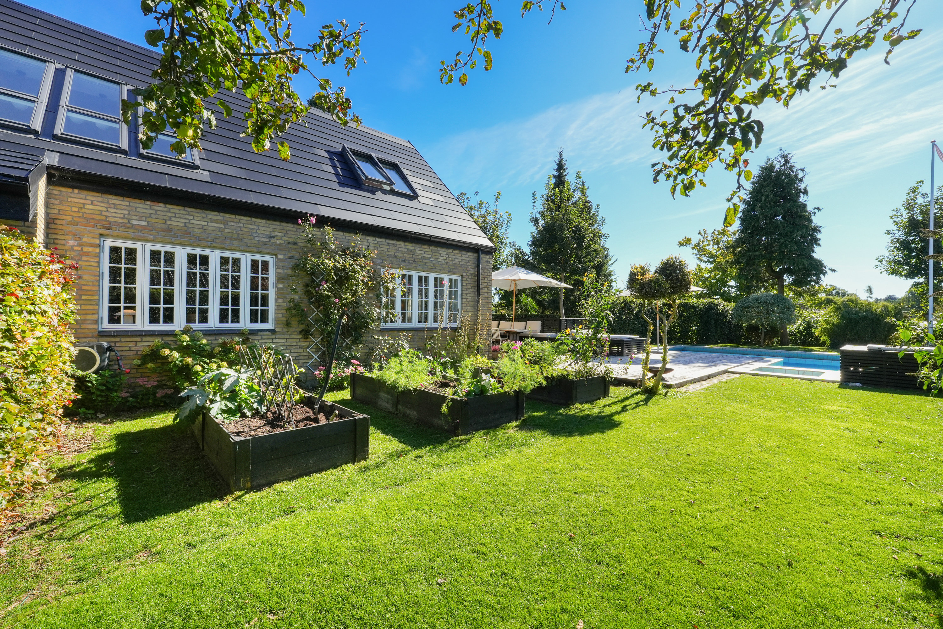 Fremhævet andet billede i fuldskærmstilstand. Billede af Lillevang 11, 3460 Birkerød