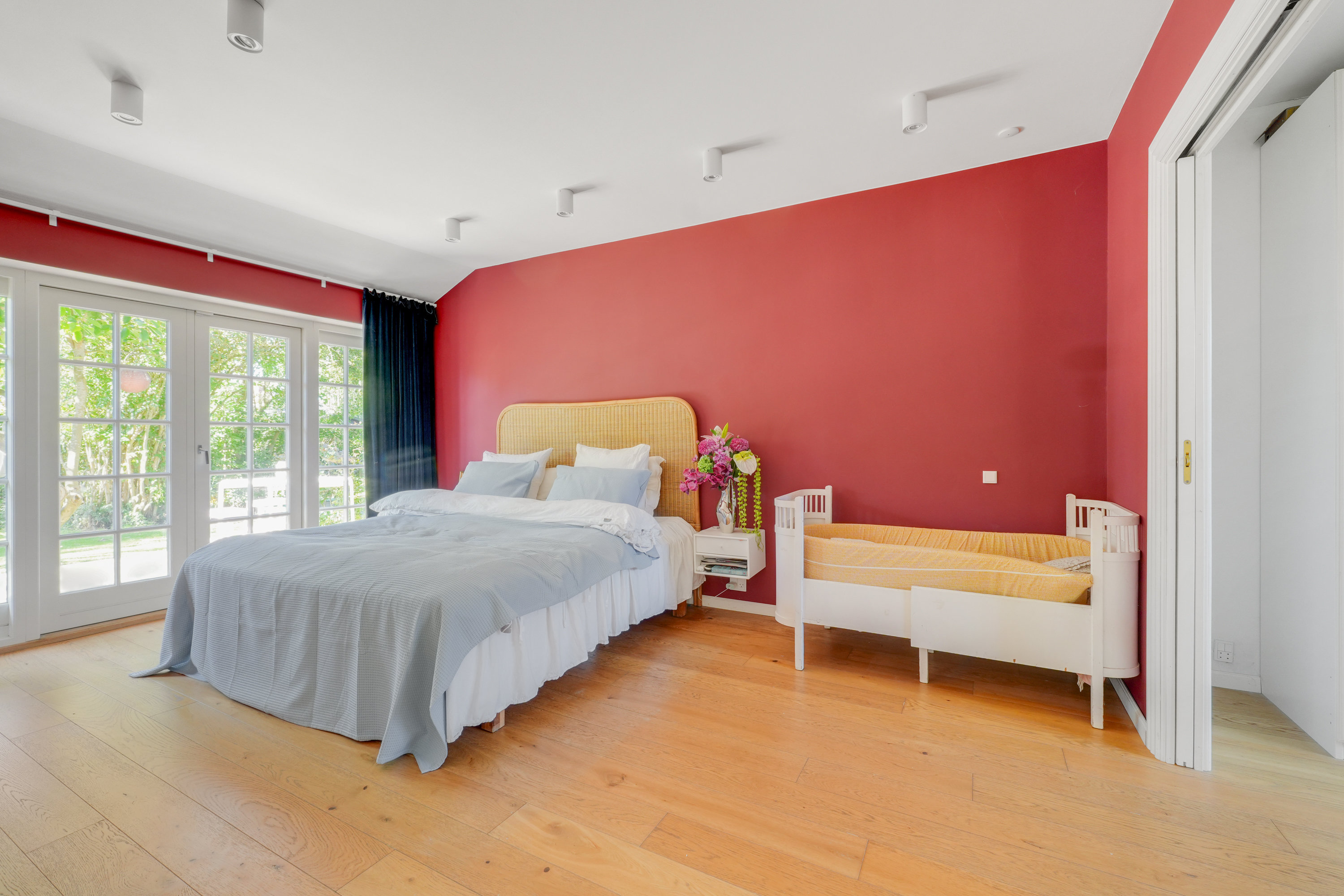 Fremhævet andet billede i fuldskærmstilstand. Billede af Lillevang 11, 3460 Birkerød